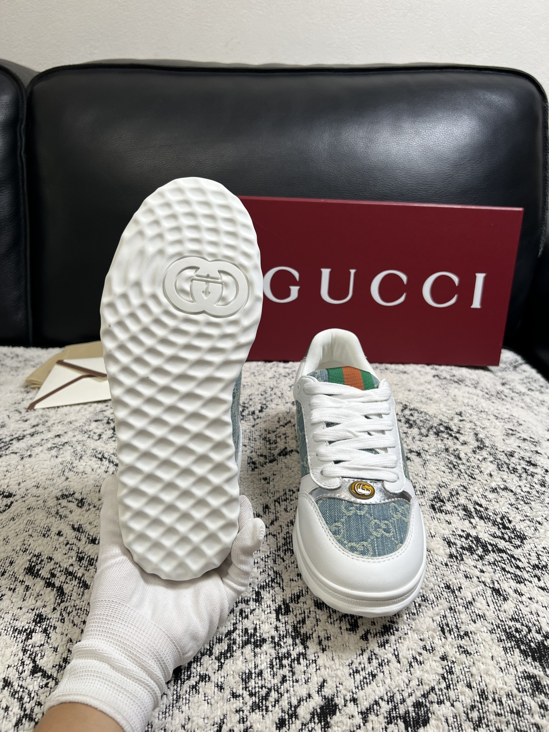 Gucci 高品质  顶级工艺品  古奇  专柜新款原厂配置，意大利进口牛皮面料，进口牛皮内里垫，透气舒适，鞋底：原厂特