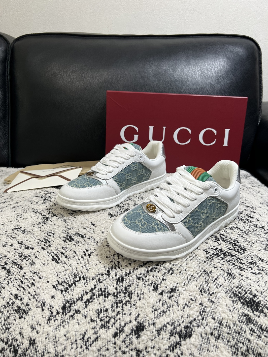 Gucci 高品质  顶级工艺品  古奇  专柜新款原厂配置，意大利进口牛皮面料，进口牛皮内里垫，透气舒适，鞋底：原厂特