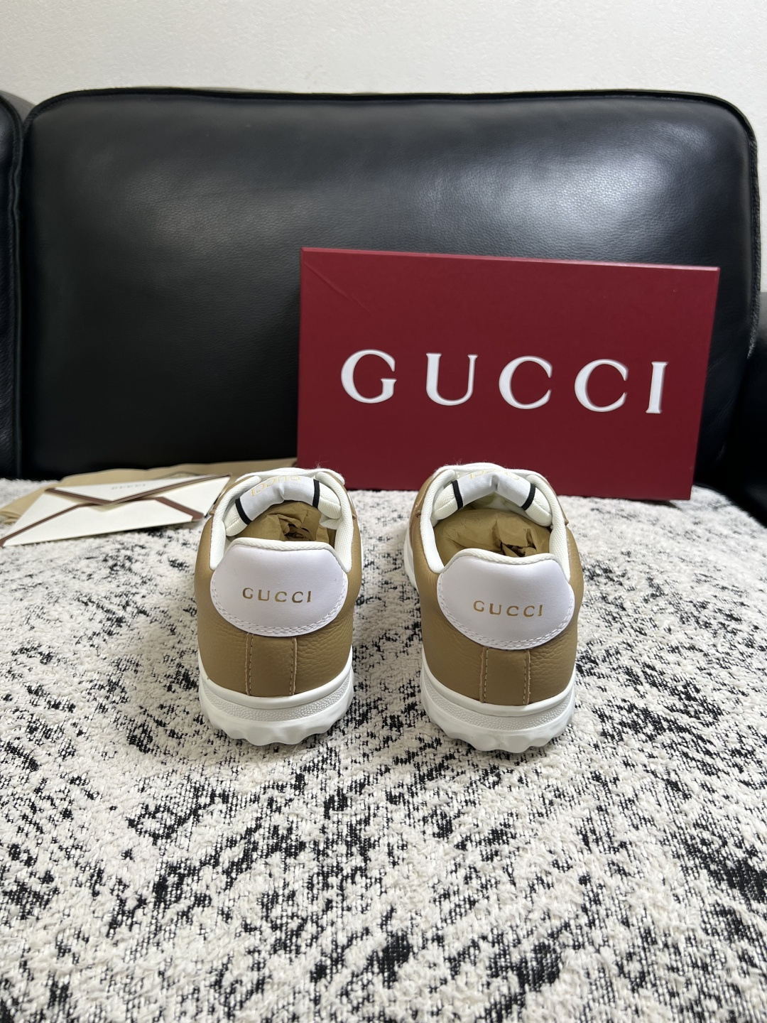 Gucci 高品质  顶级工艺品  古奇  专柜新款原厂配置，意大利进口牛皮面料，进口牛皮内里垫，透气舒适，鞋底：原厂特