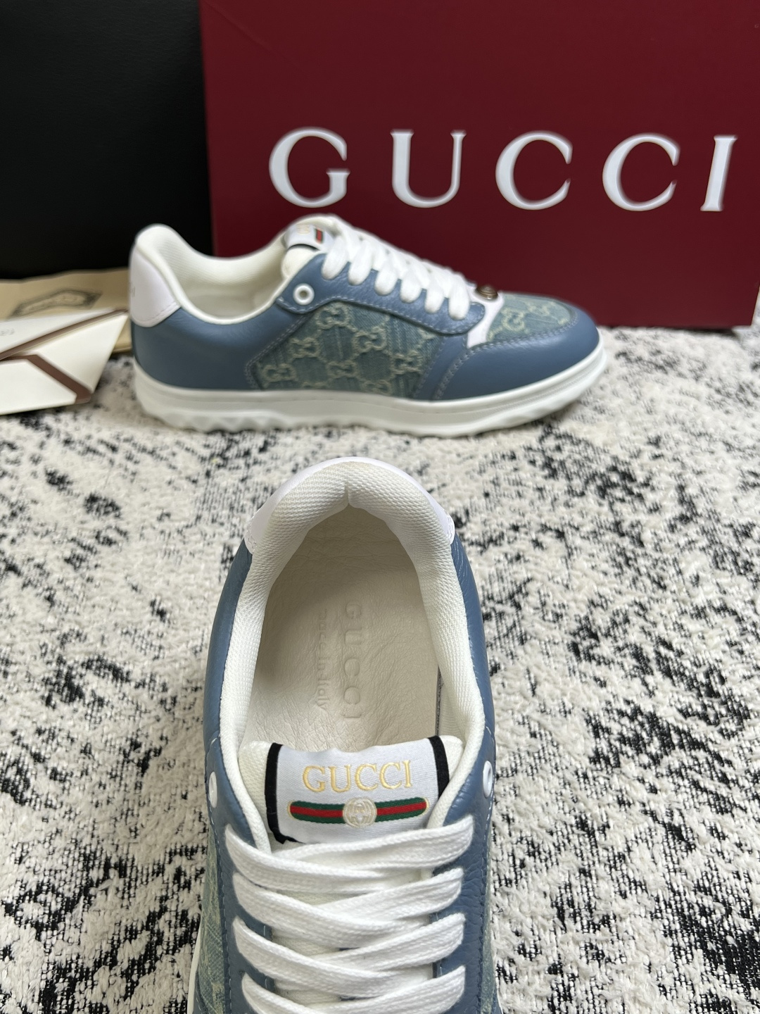 Gucci 高品质  顶级工艺品  古奇  专柜新款原厂配置，意大利进口牛皮面料，进口牛皮内里垫，透气舒适，鞋底：原厂特