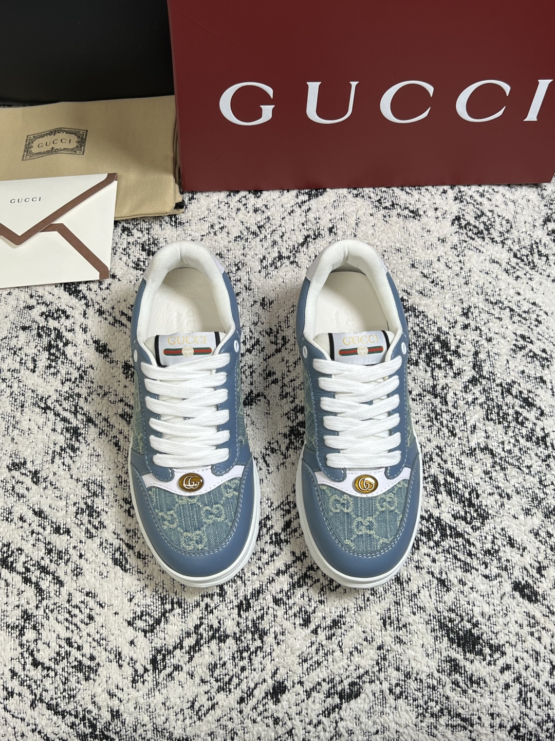 Gucci 高品质  顶级工艺品  古奇  专柜新款原厂配置，意大利进口牛皮面料，进口牛皮内里垫，透气舒适，鞋底：原厂特