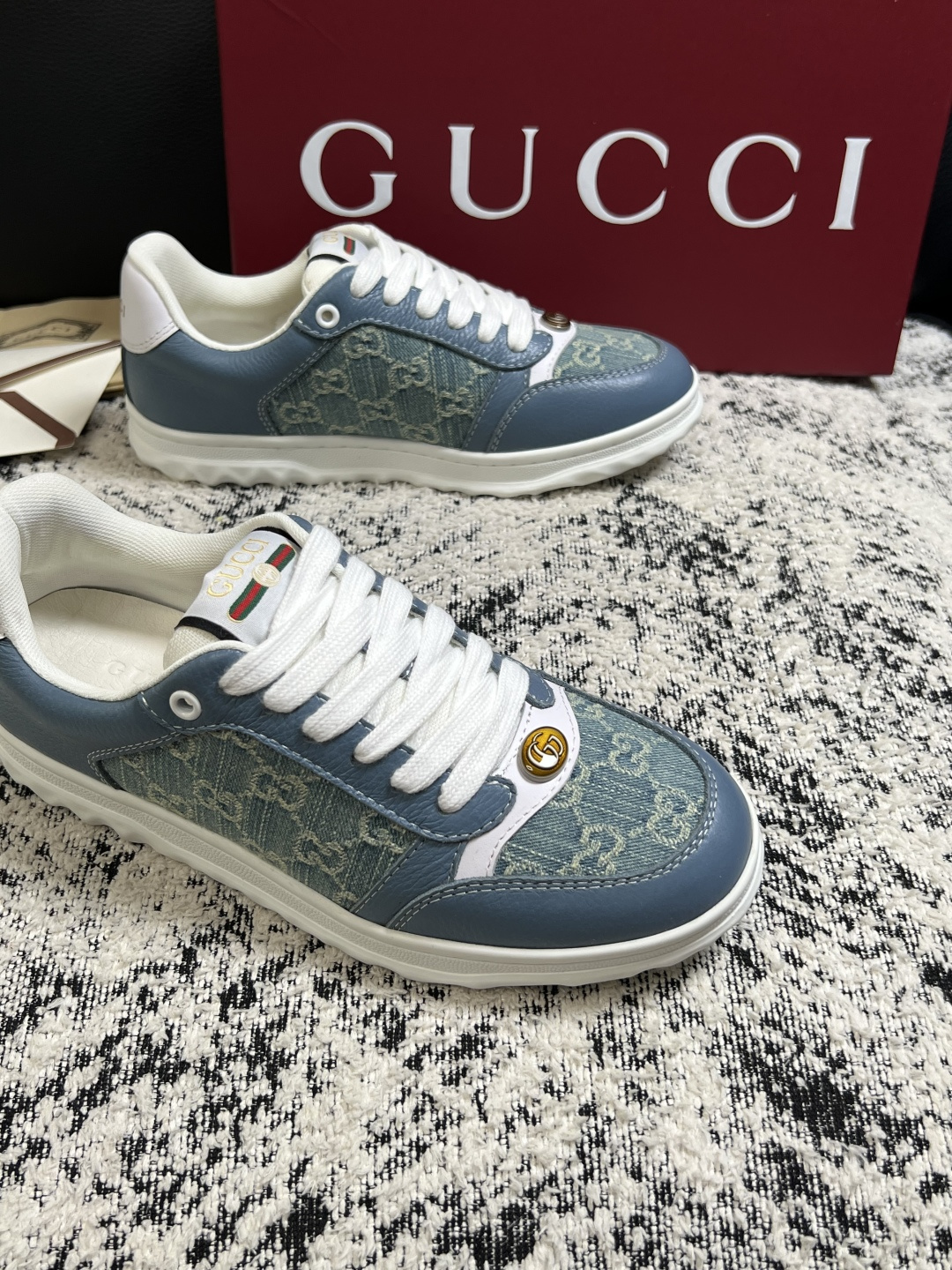 Gucci 高品质  顶级工艺品  古奇  专柜新款原厂配置，意大利进口牛皮面料，进口牛皮内里垫，透气舒适，鞋底：原厂特