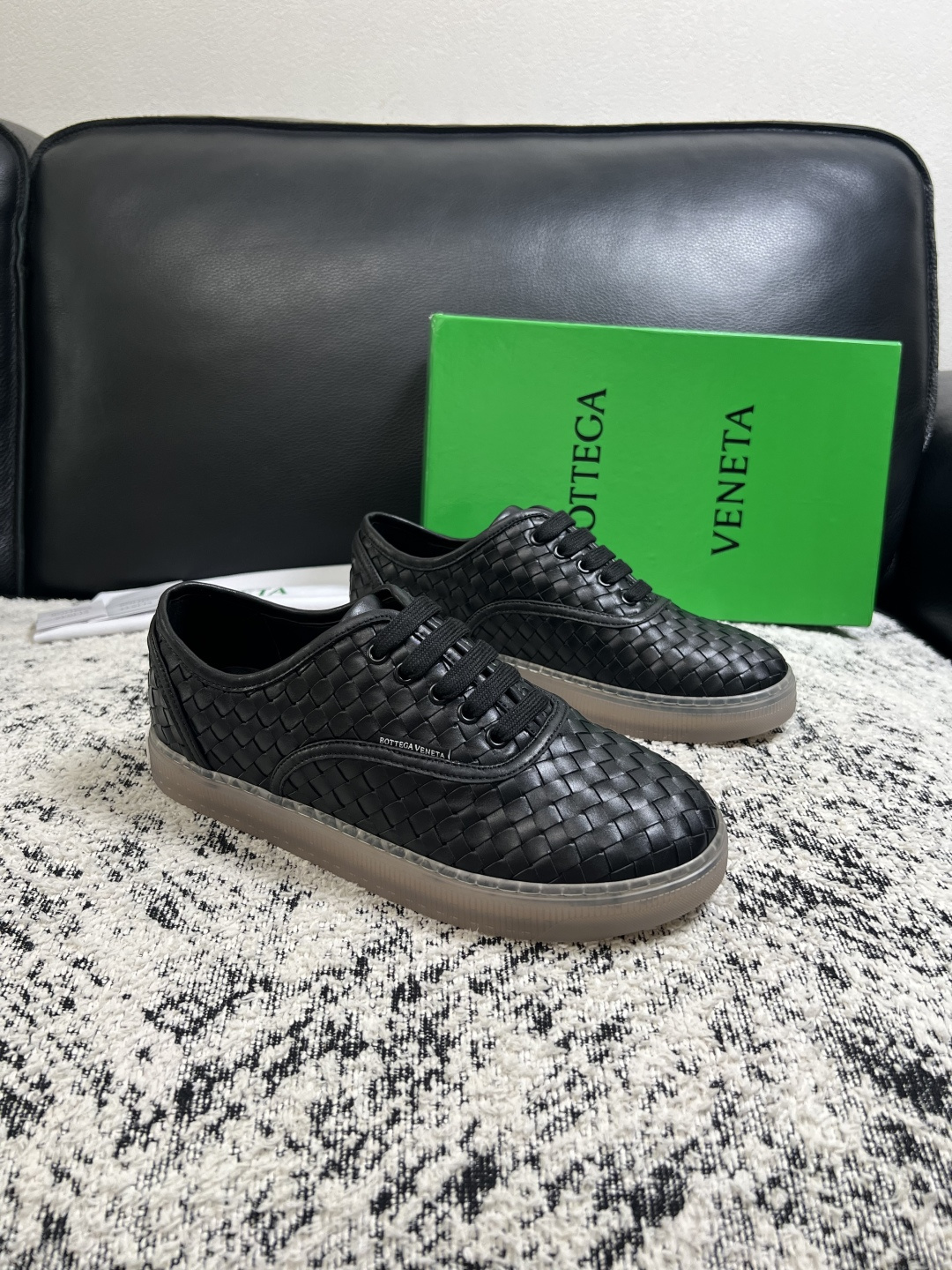 BOTTEGA VENETA 顶级代购 葆蝶家 专柜同步,鞋面意大利进口编织牛皮面料,透气牛皮内里舒适,鞋底:原厂 BOTTEGA VENETA 顶级代购 葆蝶家 专柜同步,鞋面意大利进口编织牛皮面料,透气牛皮内里舒适,鞋底:原厂