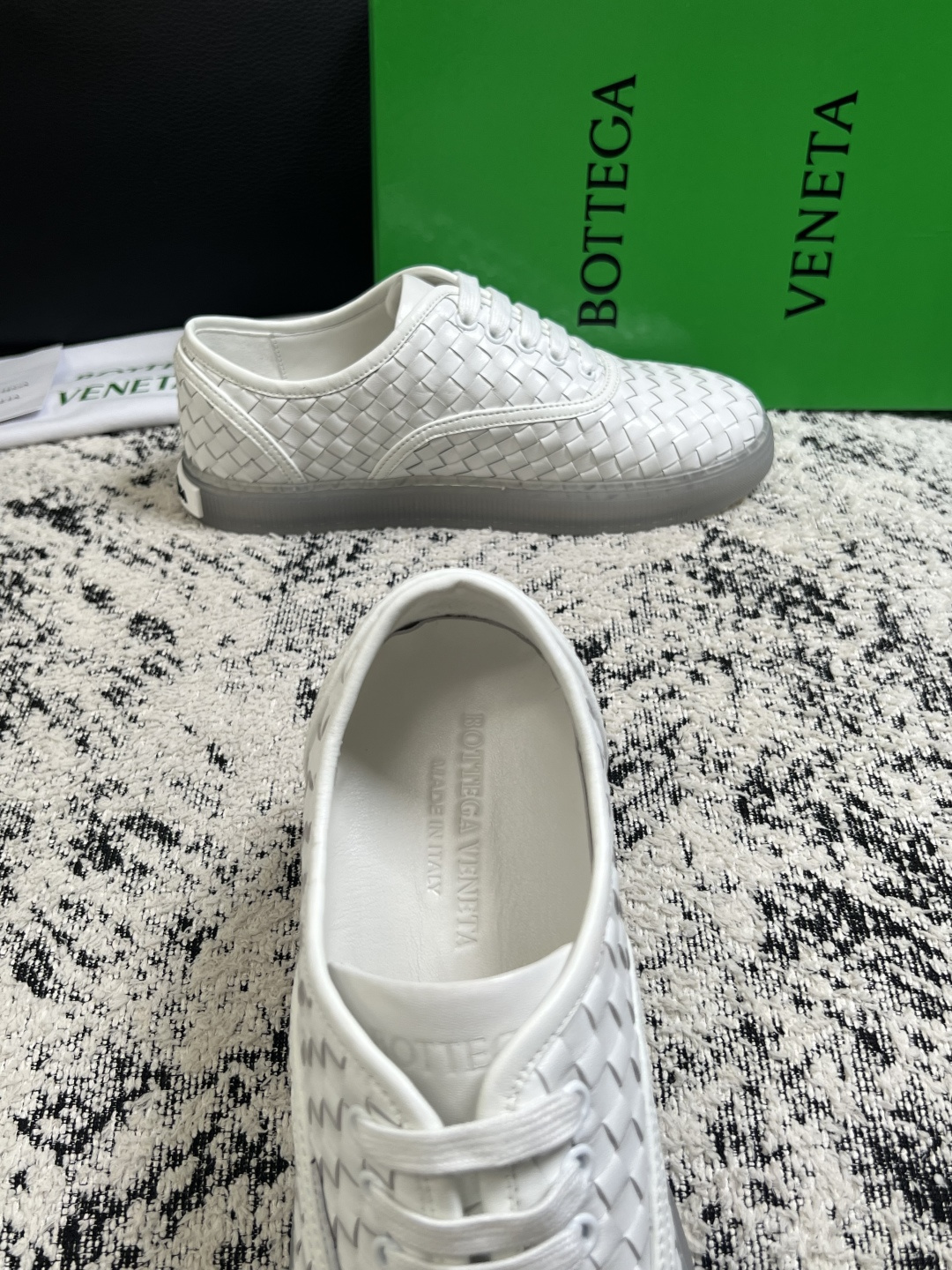 BOTTEGA  VENETA  顶级代购  葆蝶家 专柜同步，鞋面意大利进口编织牛皮面料，透气牛皮内里舒适，鞋底：原厂