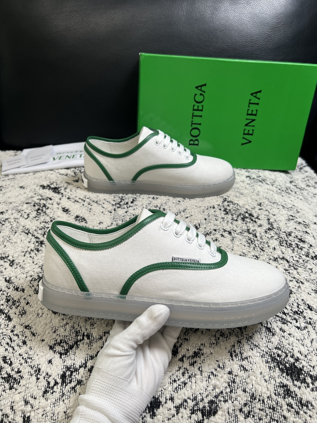 BOTTEGA  VENETA  顶级代购  葆蝶家 专柜同步，鞋面意大利进口编织牛皮面料，透气牛皮内里舒适，鞋底：原厂