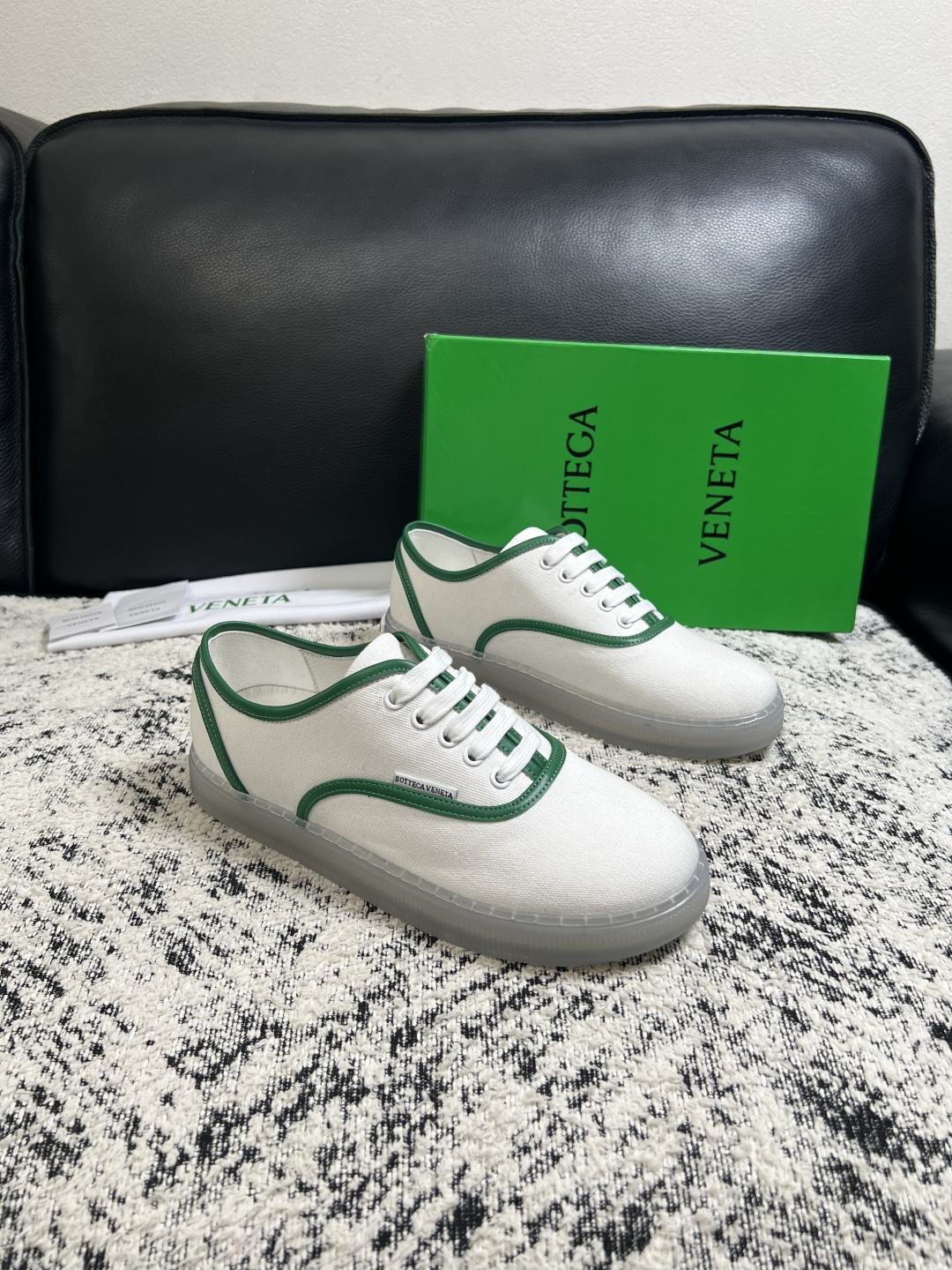 BOTTEGA VENETA 顶级代购 葆蝶家 专柜同步,鞋面意大利进口编织牛皮面料,透气牛皮内里舒适,鞋底:原厂 BOTTEGA VENETA 顶级代购 葆蝶家 专柜同步,鞋面意大利进口编织牛皮面料,透气牛皮内里舒适,鞋底:原厂