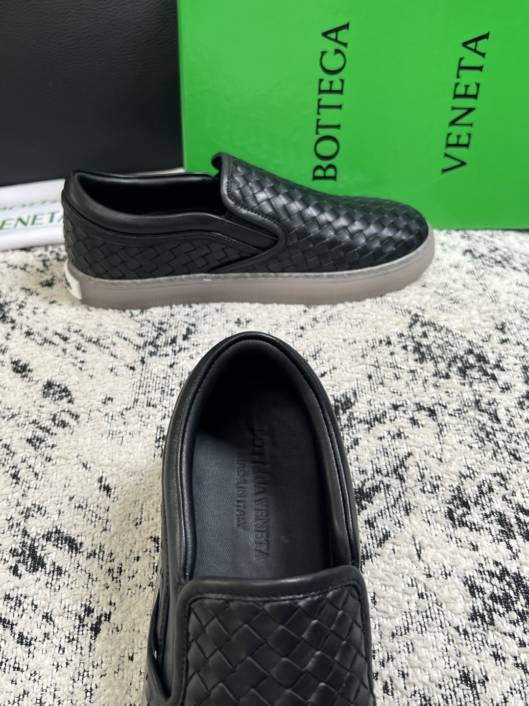 BOTTEGA  VENETA  顶级代购  葆蝶家 专柜同步，鞋面意大利进口编织牛皮面料，透气牛皮内里舒适，鞋底：原厂