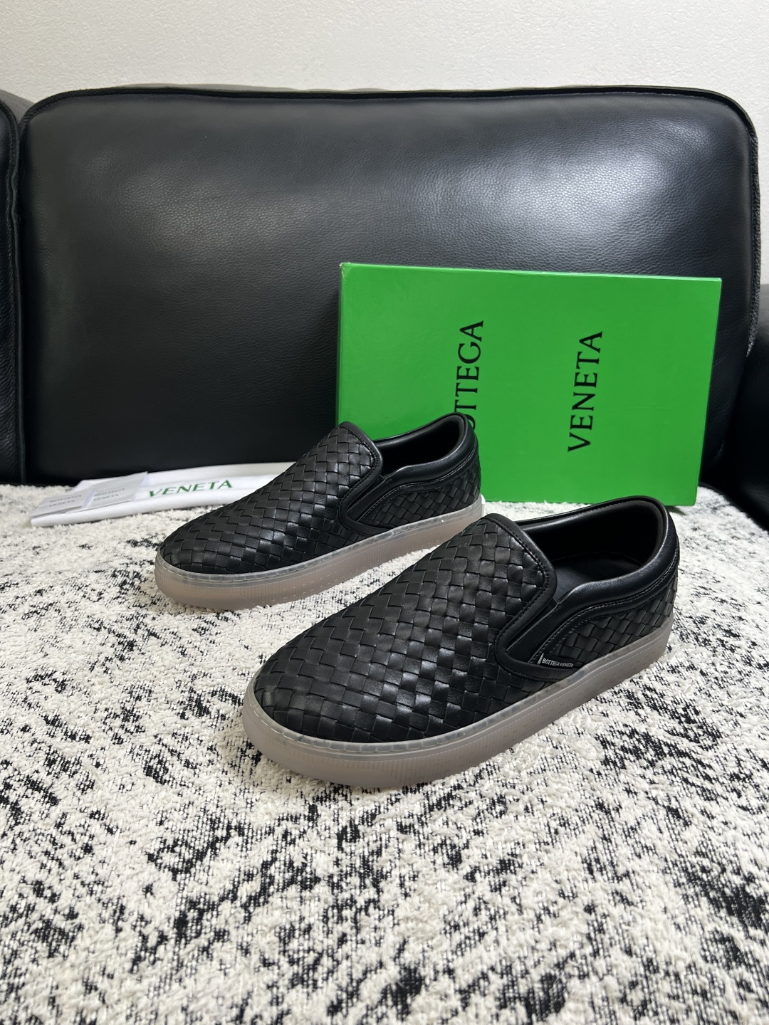 BOTTEGA  VENETA  顶级代购  葆蝶家 专柜同步，鞋面意大利进口编织牛皮面料，透气牛皮内里舒适，鞋底：原厂