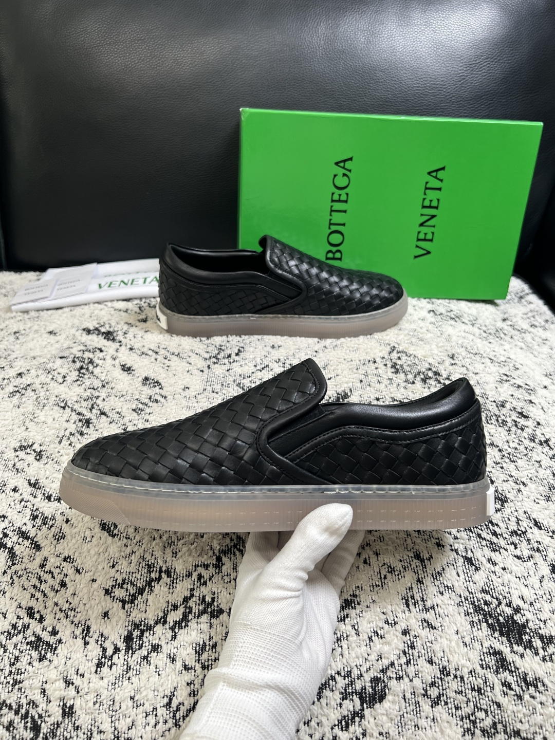 BOTTEGA  VENETA  顶级代购  葆蝶家 专柜同步，鞋面意大利进口编织牛皮面料，透气牛皮内里舒适，鞋底：原厂