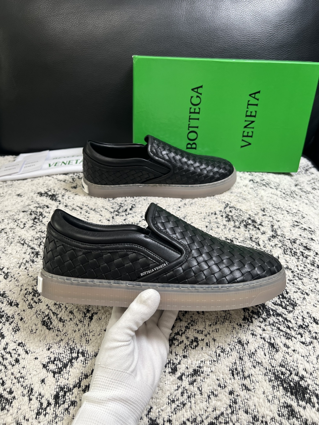 BOTTEGA  VENETA  顶级代购  葆蝶家 专柜同步，鞋面意大利进口编织牛皮面料，透气牛皮内里舒适，鞋底：原厂