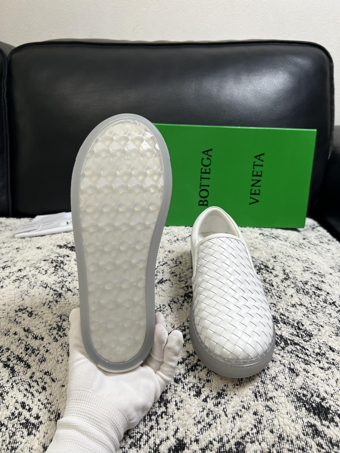 BOTTEGA  VENETA  顶级代购  葆蝶家 专柜同步，鞋面意大利进口编织牛皮面料，透气牛皮内里舒适，鞋底：原厂