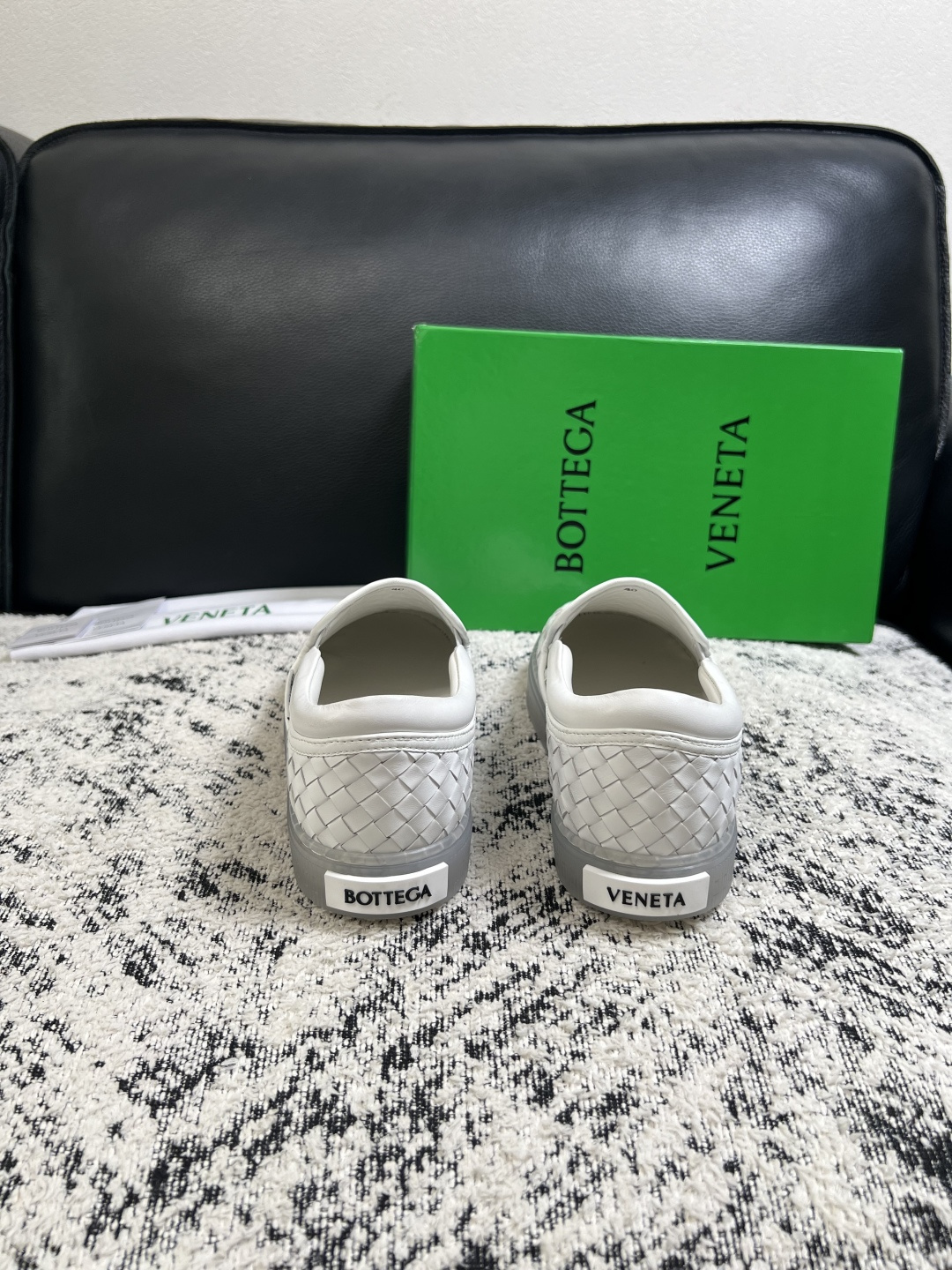 BOTTEGA  VENETA  顶级代购  葆蝶家 专柜同步，鞋面意大利进口编织牛皮面料，透气牛皮内里舒适，鞋底：原厂
