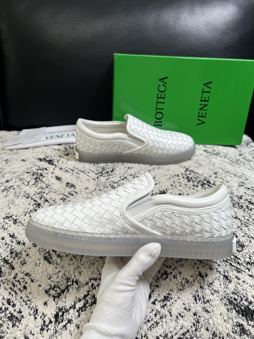 BOTTEGA  VENETA  顶级代购  葆蝶家 专柜同步，鞋面意大利进口编织牛皮面料，透气牛皮内里舒适，鞋底：原厂