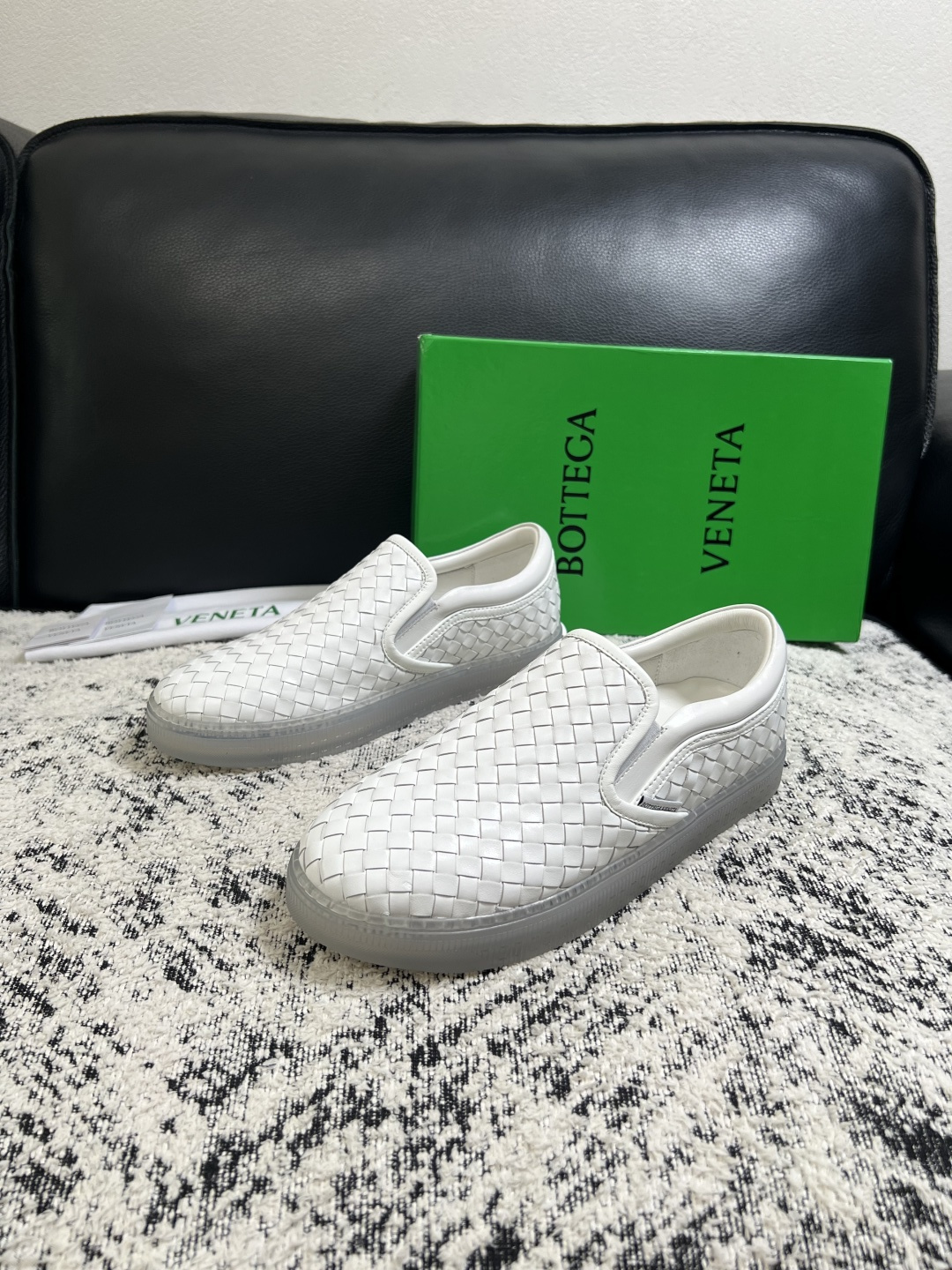 BOTTEGA  VENETA  顶级代购  葆蝶家 专柜同步，鞋面意大利进口编织牛皮面料，透气牛皮内里舒适，鞋底：原厂