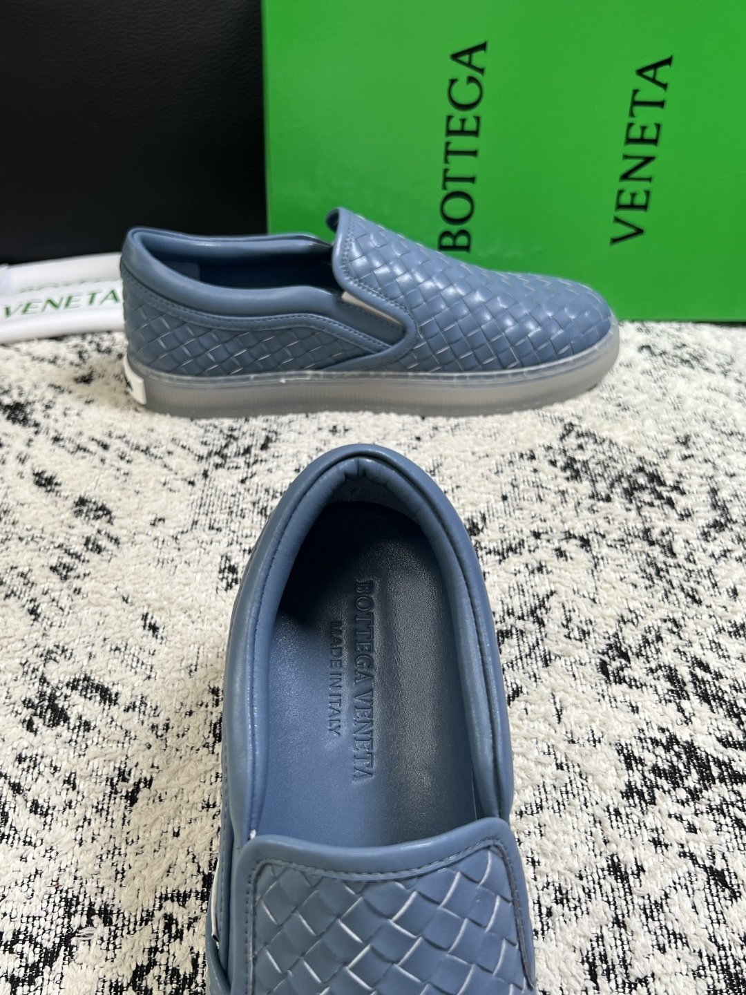 BOTTEGA  VENETA  顶级代购  葆蝶家 专柜同步，鞋面意大利进口编织牛皮面料，透气牛皮内里舒适，鞋底：原厂