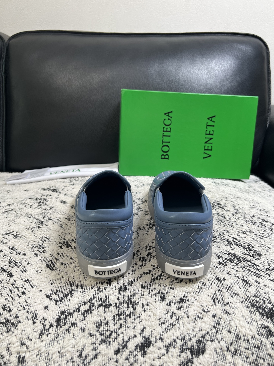 BOTTEGA  VENETA  顶级代购  葆蝶家 专柜同步，鞋面意大利进口编织牛皮面料，透气牛皮内里舒适，鞋底：原厂
