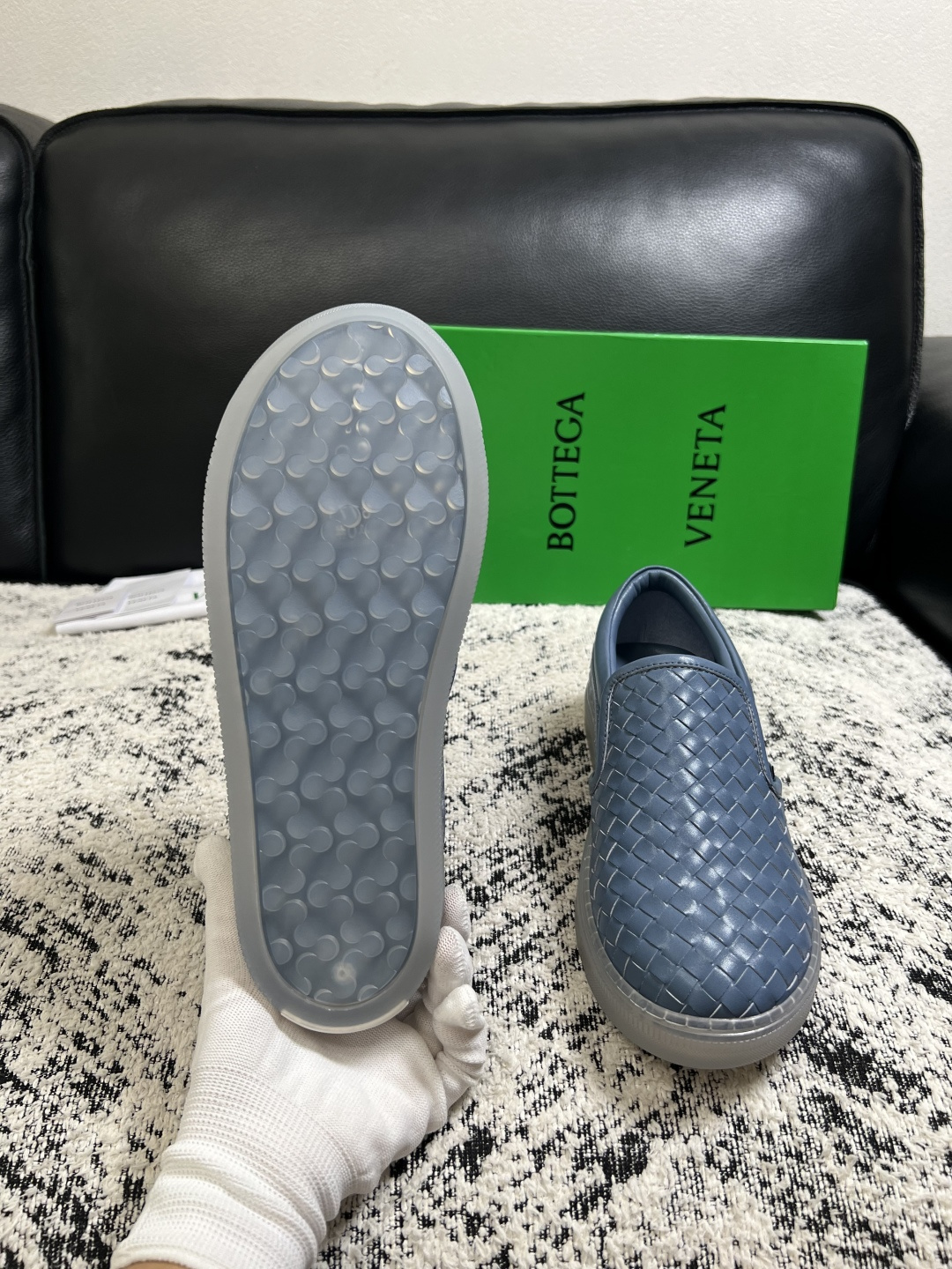 BOTTEGA  VENETA  顶级代购  葆蝶家 专柜同步，鞋面意大利进口编织牛皮面料，透气牛皮内里舒适，鞋底：原厂