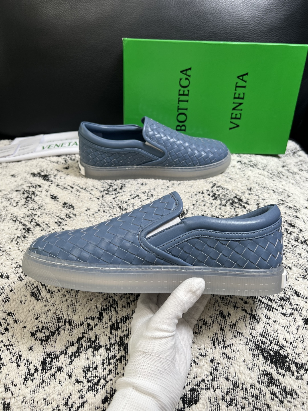 BOTTEGA  VENETA  顶级代购  葆蝶家 专柜同步，鞋面意大利进口编织牛皮面料，透气牛皮内里舒适，鞋底：原厂