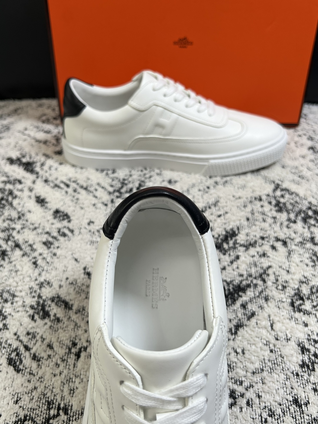 Hermes  高品质  顶级工艺品  爱马仕 专柜同步发售原厂配置，意大利进口原版牛皮面料，高品质拼接工艺，全进口水染