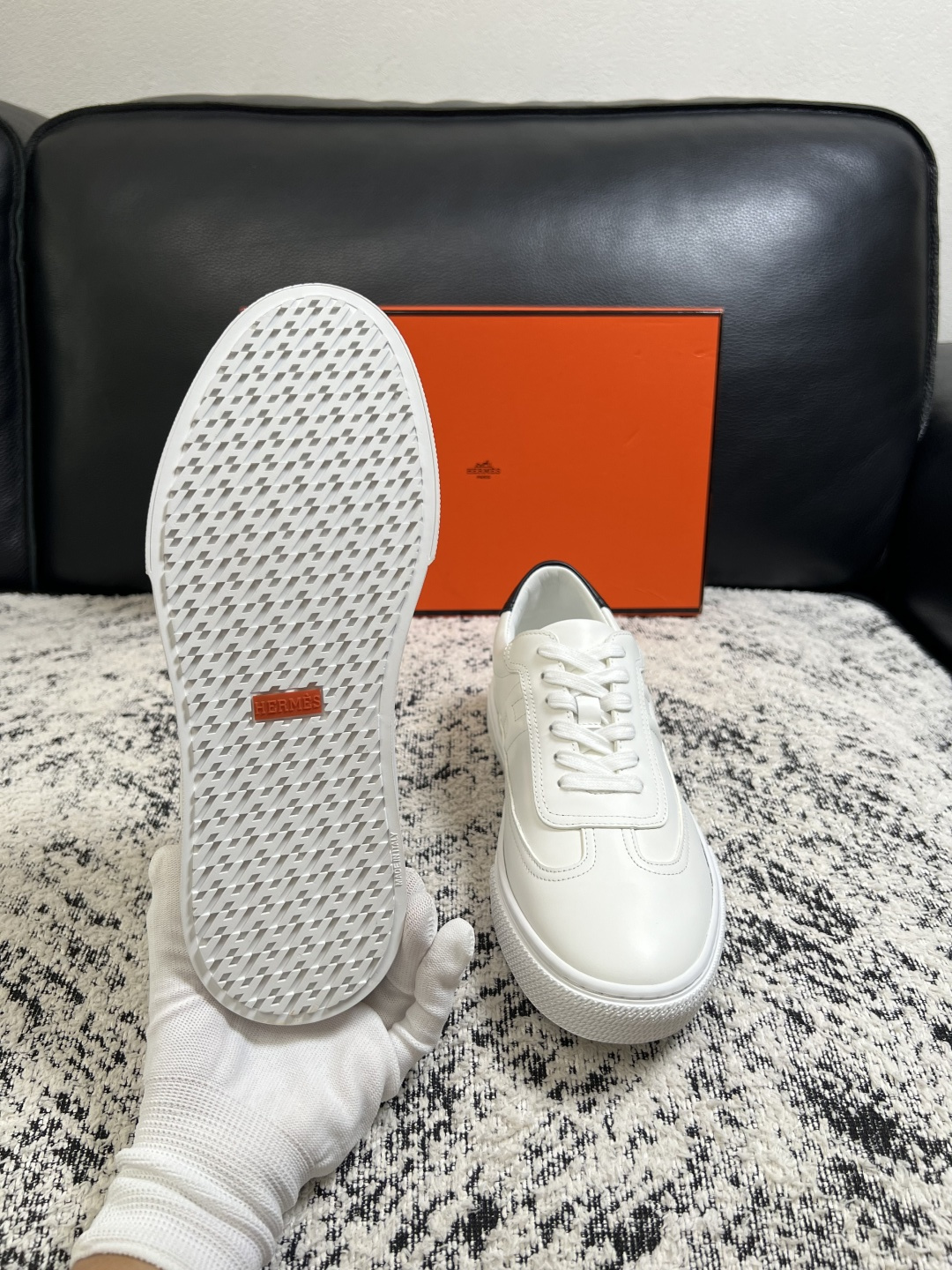 Hermes  高品质  顶级工艺品  爱马仕 专柜同步发售原厂配置，意大利进口原版牛皮面料，高品质拼接工艺，全进口水染