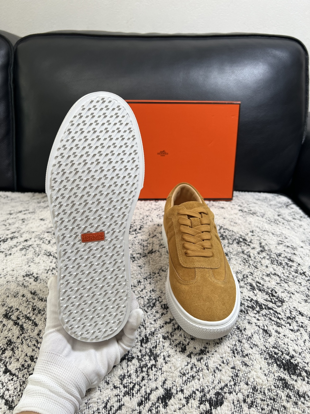 Hermes  高品质  顶级工艺品  爱马仕 专柜同步发售原厂配置，意大利进口原版牛皮面料，高品质拼接工艺，全进口水染
