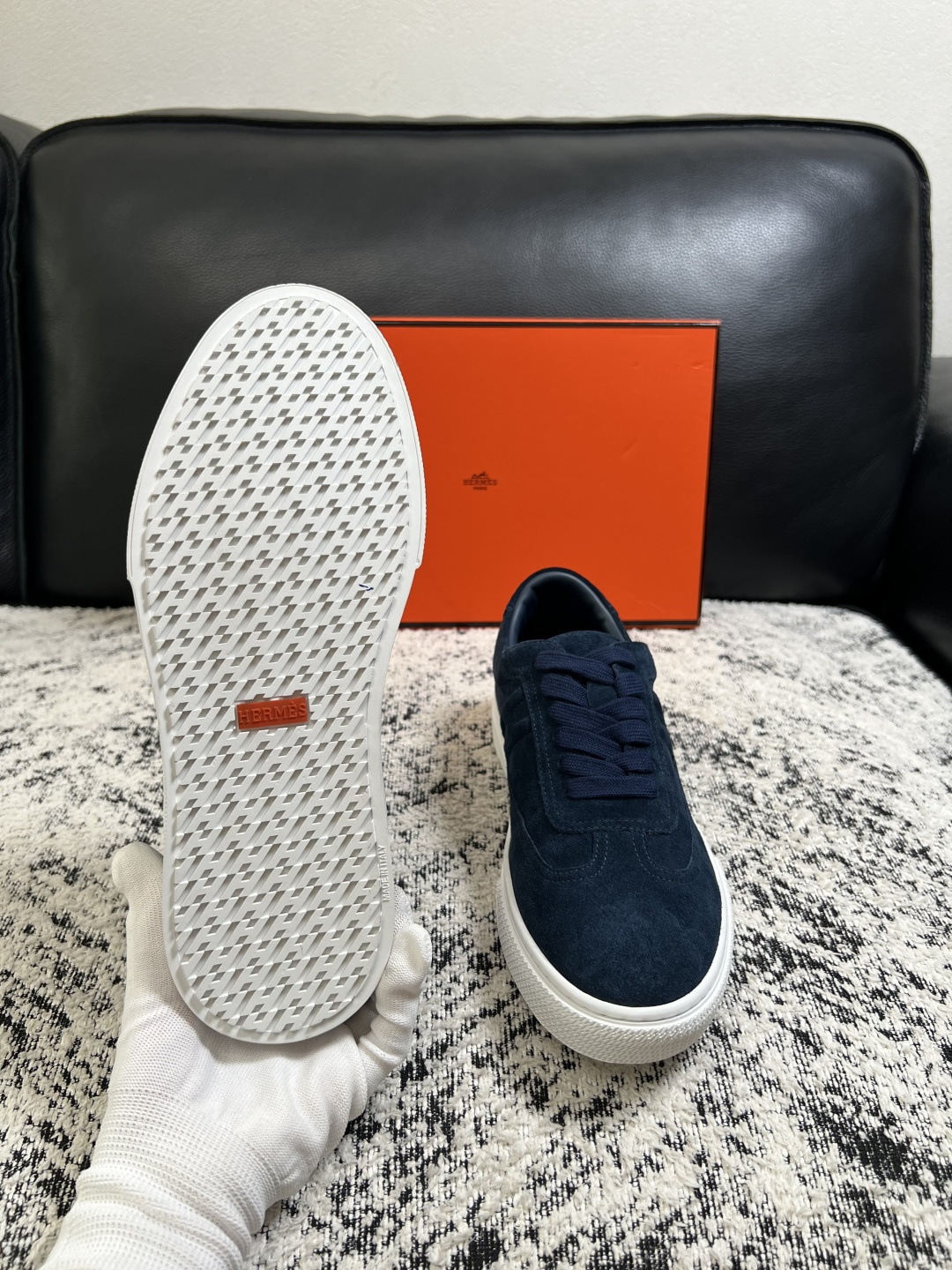 Hermes  高品质  顶级工艺品  爱马仕 专柜同步发售原厂配置，意大利进口原版牛皮面料，高品质拼接工艺，全进口水染