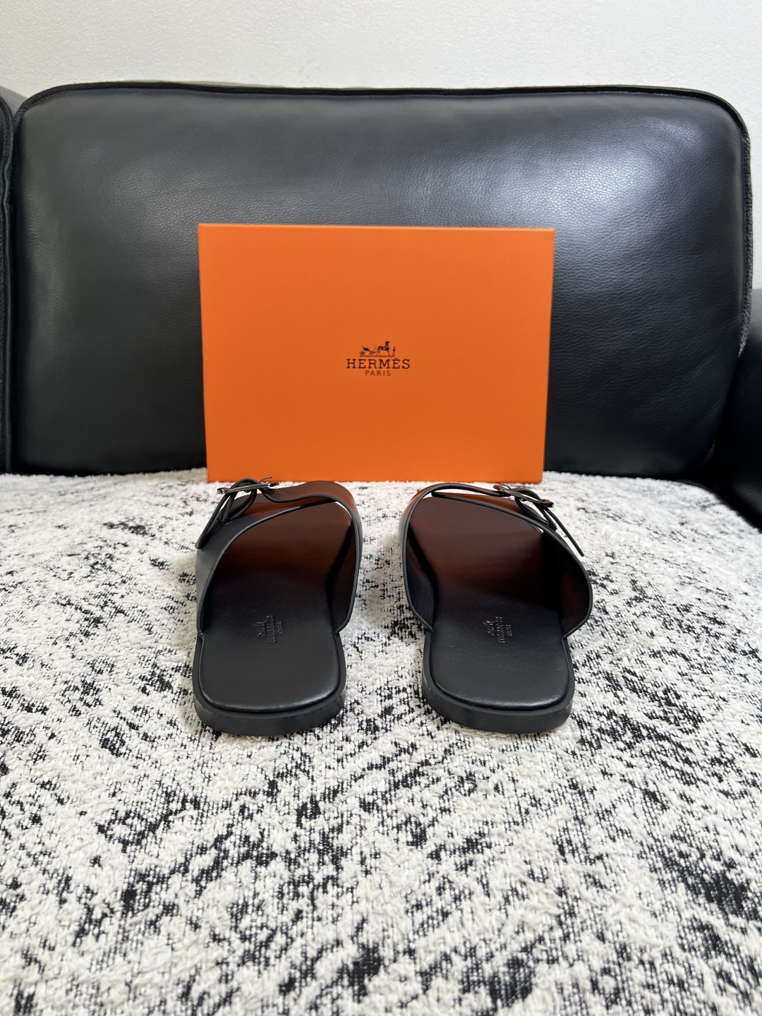 Hermes  高品质  顶级工艺品  爱马仕 拖鞋专柜同步发售原厂配置，意大利进口原版面料，高品质拼接工艺，全进口水染