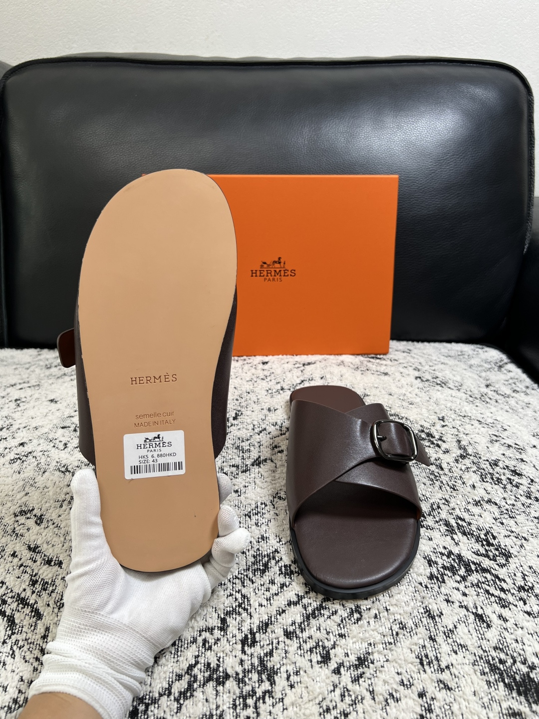 Hermes  高品质  顶级工艺品  爱马仕 拖鞋专柜同步发售原厂配置，意大利进口原版面料，高品质拼接工艺，全进口水染
