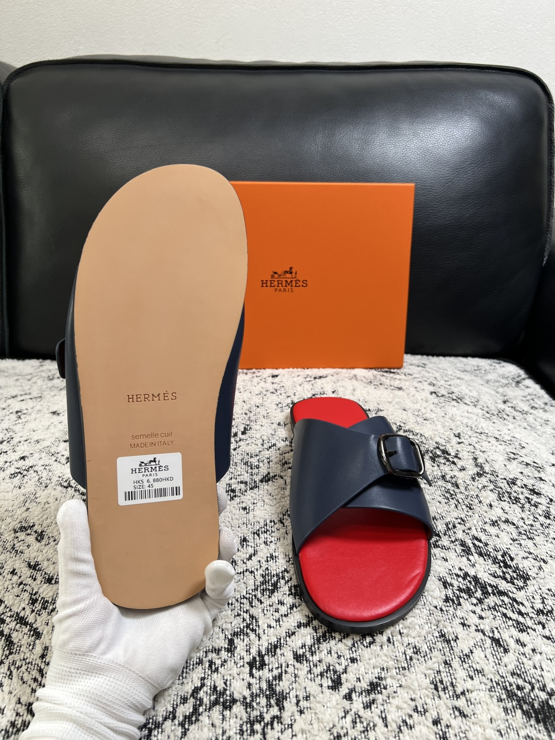 Hermes  高品质  顶级工艺品  爱马仕 拖鞋专柜同步发售原厂配置，意大利进口原版面料，高品质拼接工艺，全进口水染