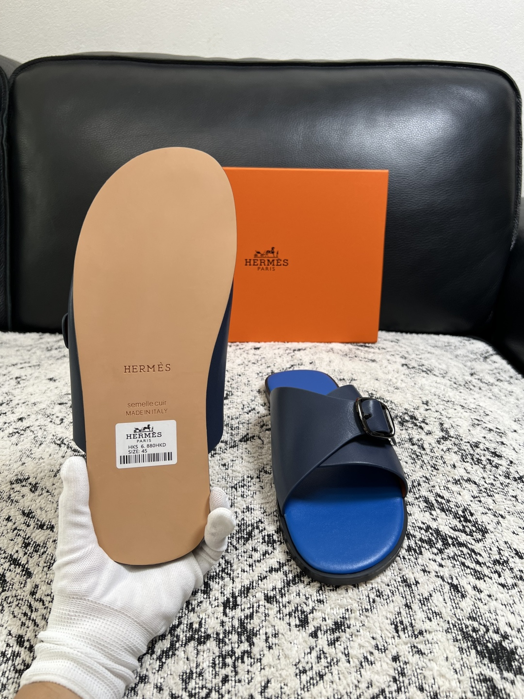 Hermes  高品质  顶级工艺品  爱马仕 拖鞋专柜同步发售原厂配置，意大利进口原版面料，高品质拼接工艺，全进口水染