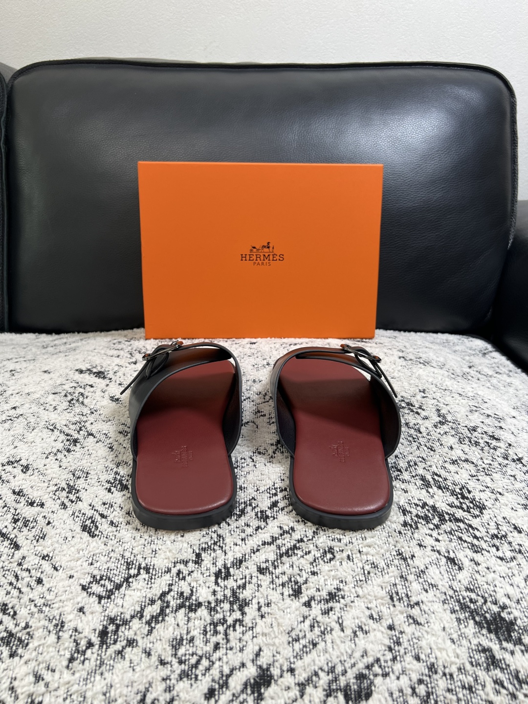 Hermes  高品质  顶级工艺品  爱马仕 拖鞋专柜同步发售原厂配置，意大利进口原版面料，高品质拼接工艺，全进口水染