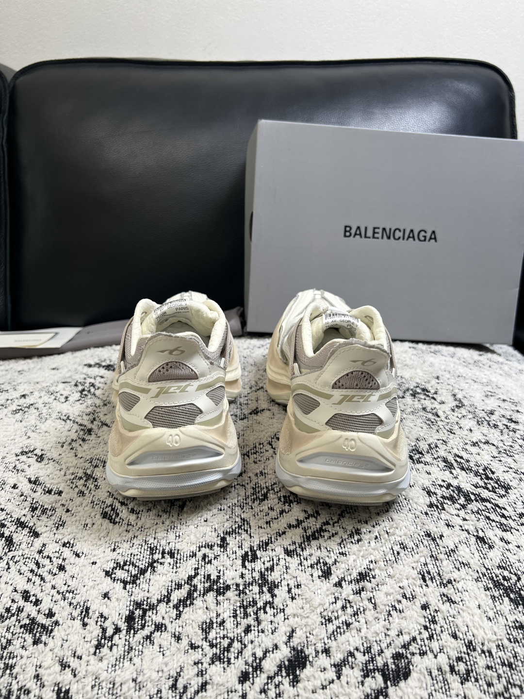 BALENCIAGA  高品质  顶级工艺品  巴黎世家 专柜同步发售原厂配置，意大利进口原版牛皮面料，高品质拼接工艺，