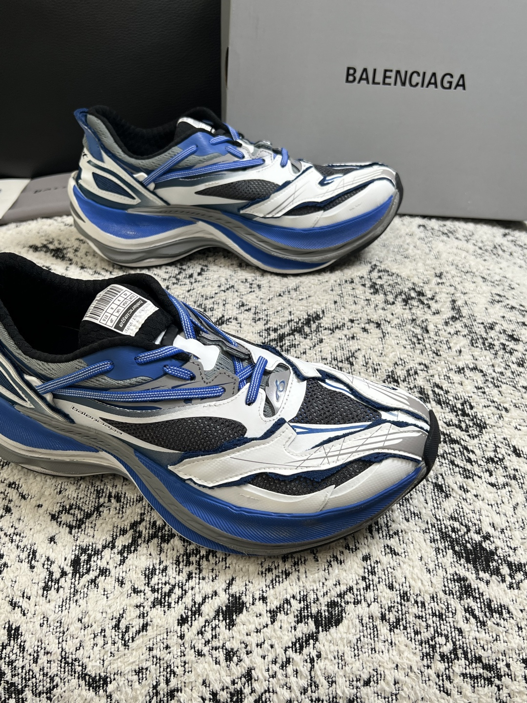 BALENCIAGA  高品质  顶级工艺品  巴黎世家 专柜同步发售原厂配置，意大利进口原版牛皮面料，高品质拼接工艺，