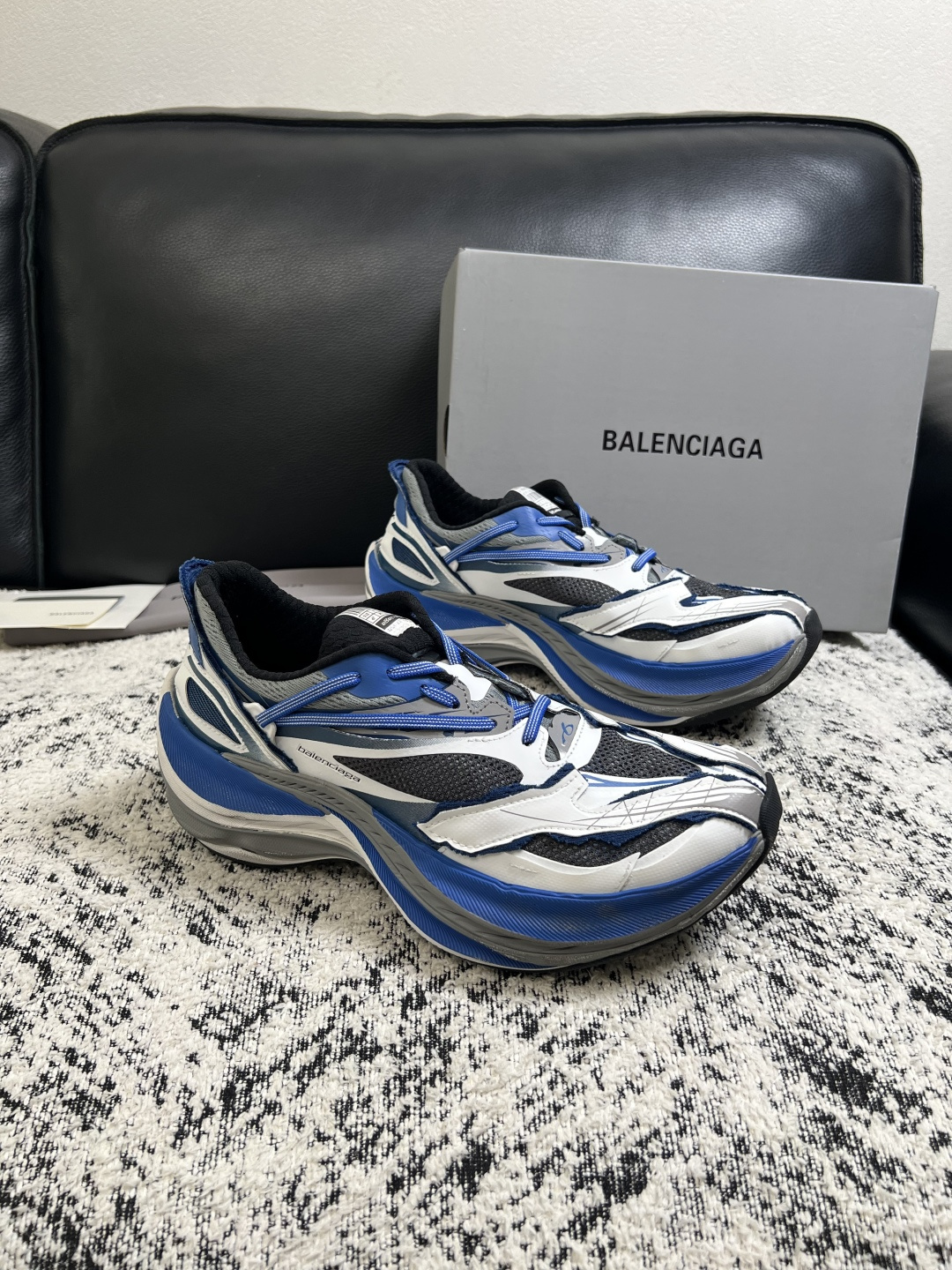 NO:931777,BALENCIAGA high-quality top handicrafts, Balenciaga counters simultaneously sell the original configuration, original cowhide fabric imported from Italy, high-quality splicing technology, fully imported water-dyed cowhide lining, original soles specially provided by the factory and super comfortable, original factory order code number 39-44 (customized 45),, balenciaga, balenciaga, cowhide19860909BALENCIAGA 高品质 顶级工艺品 巴黎世家 专柜同步发售原厂配置,意大利进口原版牛皮面料,高品质拼接工艺,全进口水染牛皮里垫,鞋底原厂特供原版底超级舒适,原厂跟单货 码数 39-44（ 订做 45 ),,balenciaga,balenciaga,cowhide,Men's shoes