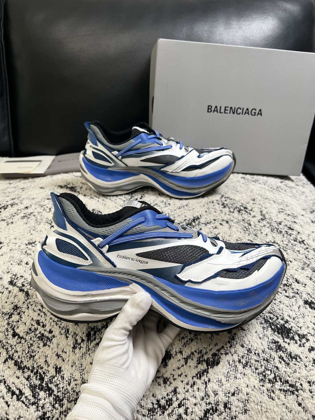 BALENCIAGA  高品质  顶级工艺品  巴黎世家 专柜同步发售原厂配置，意大利进口原版牛皮面料，高品质拼接工艺，