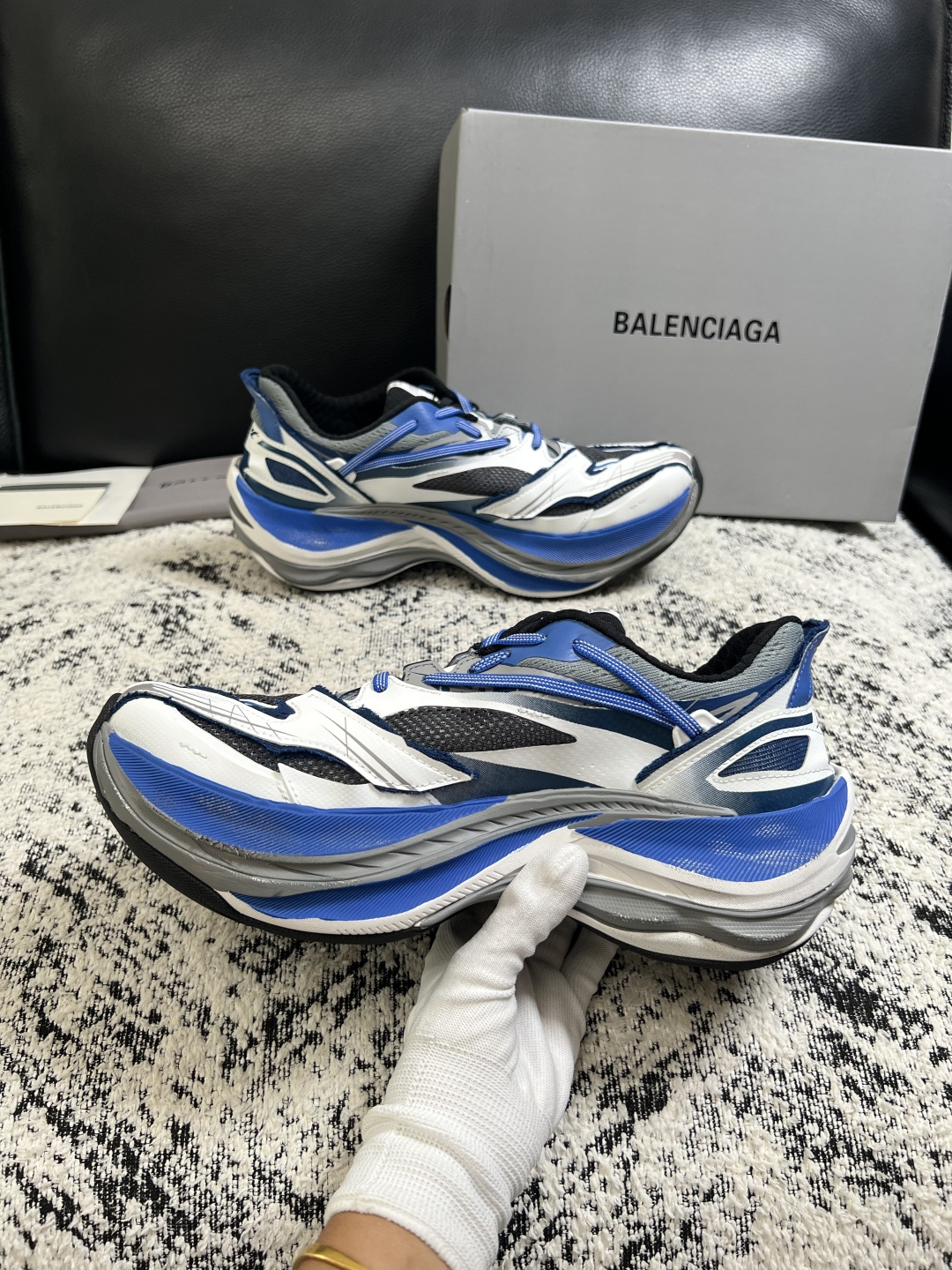 BALENCIAGA  高品质  顶级工艺品  巴黎世家 专柜同步发售原厂配置，意大利进口原版牛皮面料，高品质拼接工艺，