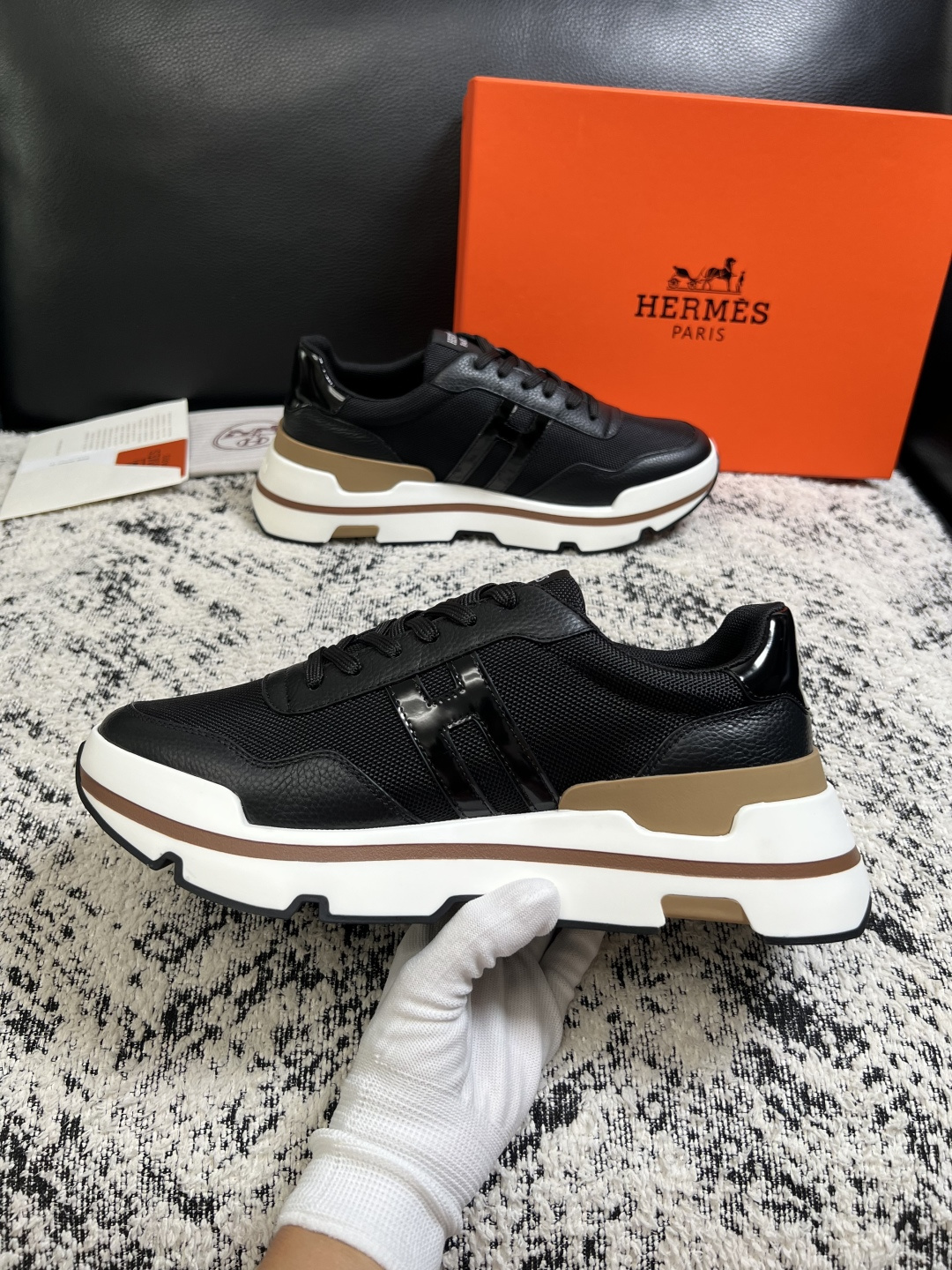 Hermes  高品质  顶级工艺品  爱马仕 专柜同步发售原厂配置，意大利进口原版牛皮面料，高品质拼接工艺，全进口水染