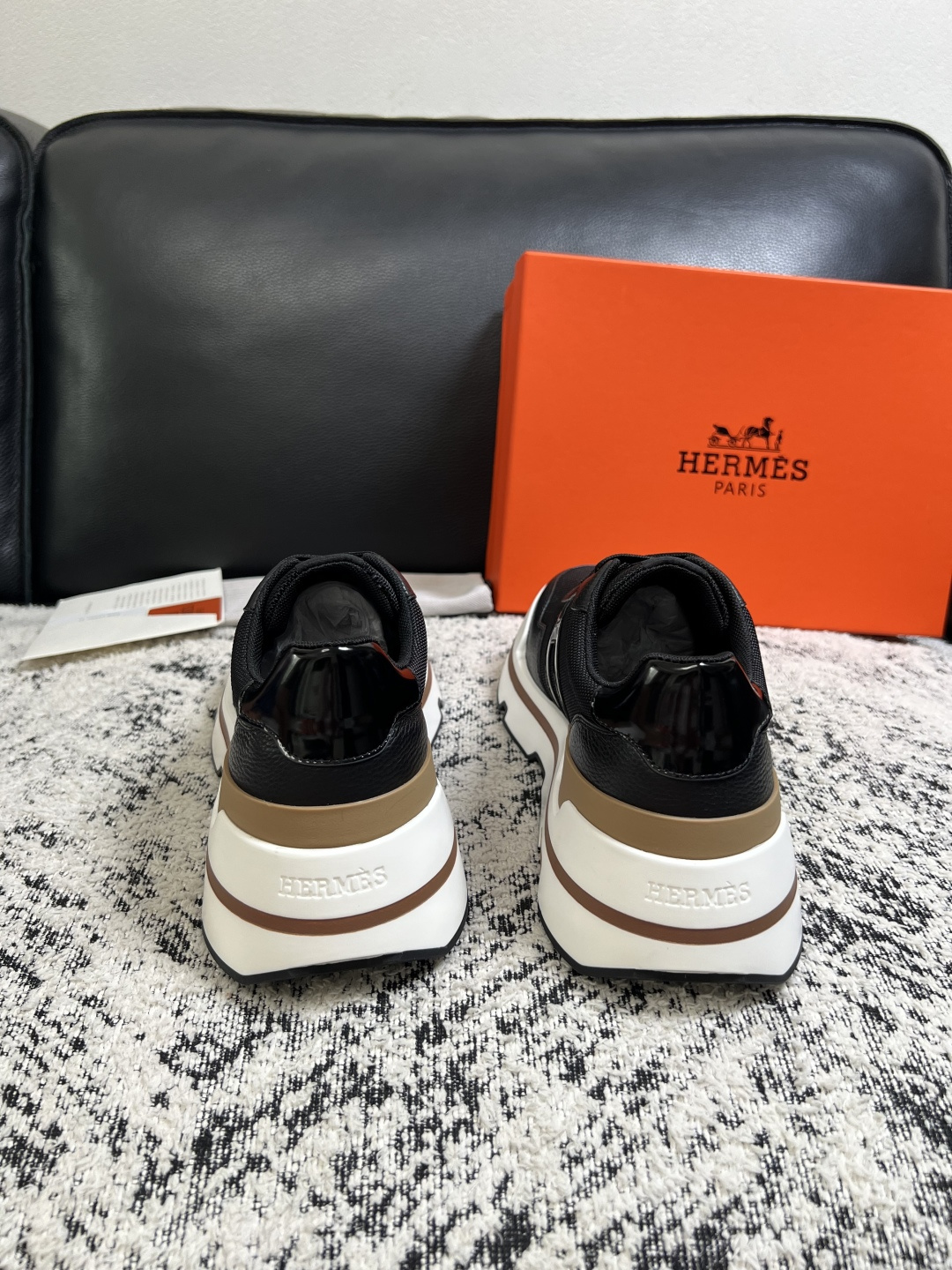 Hermes  高品质  顶级工艺品  爱马仕 专柜同步发售原厂配置，意大利进口原版牛皮面料，高品质拼接工艺，全进口水染