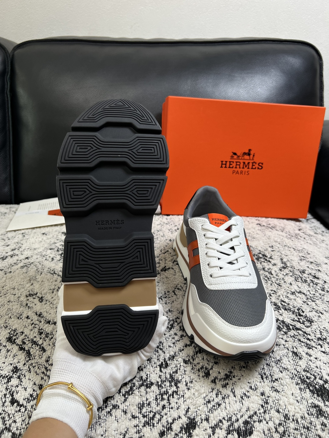 Hermes  高品质  顶级工艺品  爱马仕 专柜同步发售原厂配置，意大利进口原版牛皮面料，高品质拼接工艺，全进口水染
