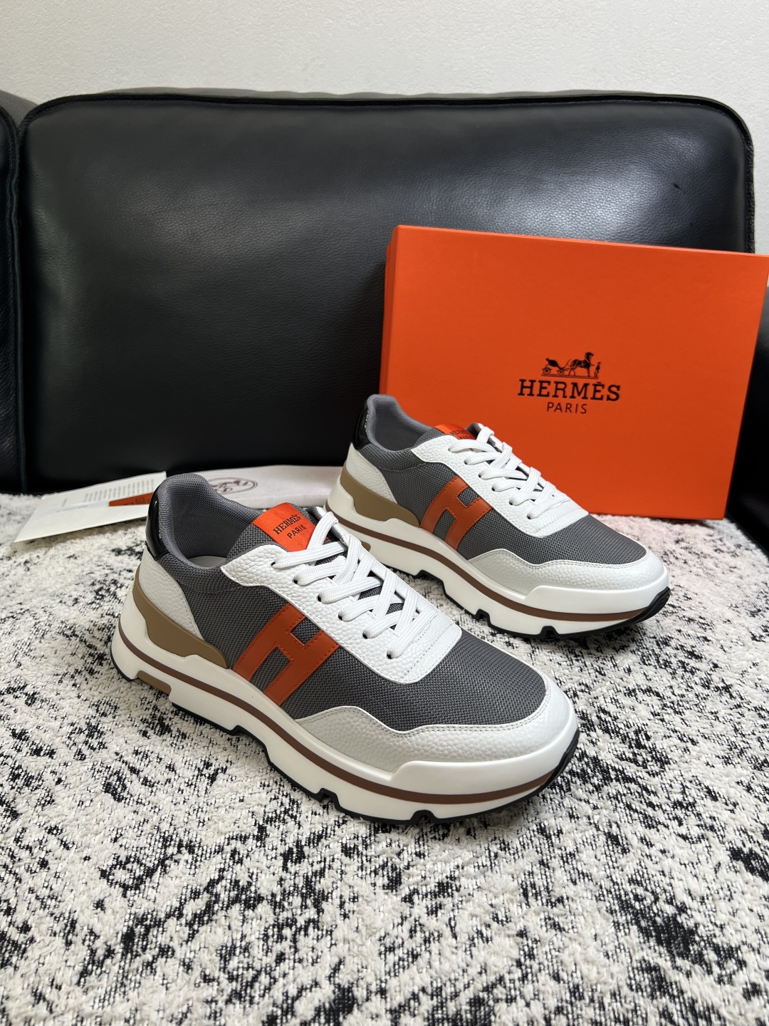 Hermes 高品质 顶级工艺品 爱马仕 专柜同步发售原厂配置,意大利进口原版牛皮面料,高品质拼接工艺,全进口水染 Hermes 高品质 顶级工艺品 爱马仕 专柜同步发售原厂配置,意大利进口原版牛皮面料,高品质拼接工艺,全进口水染