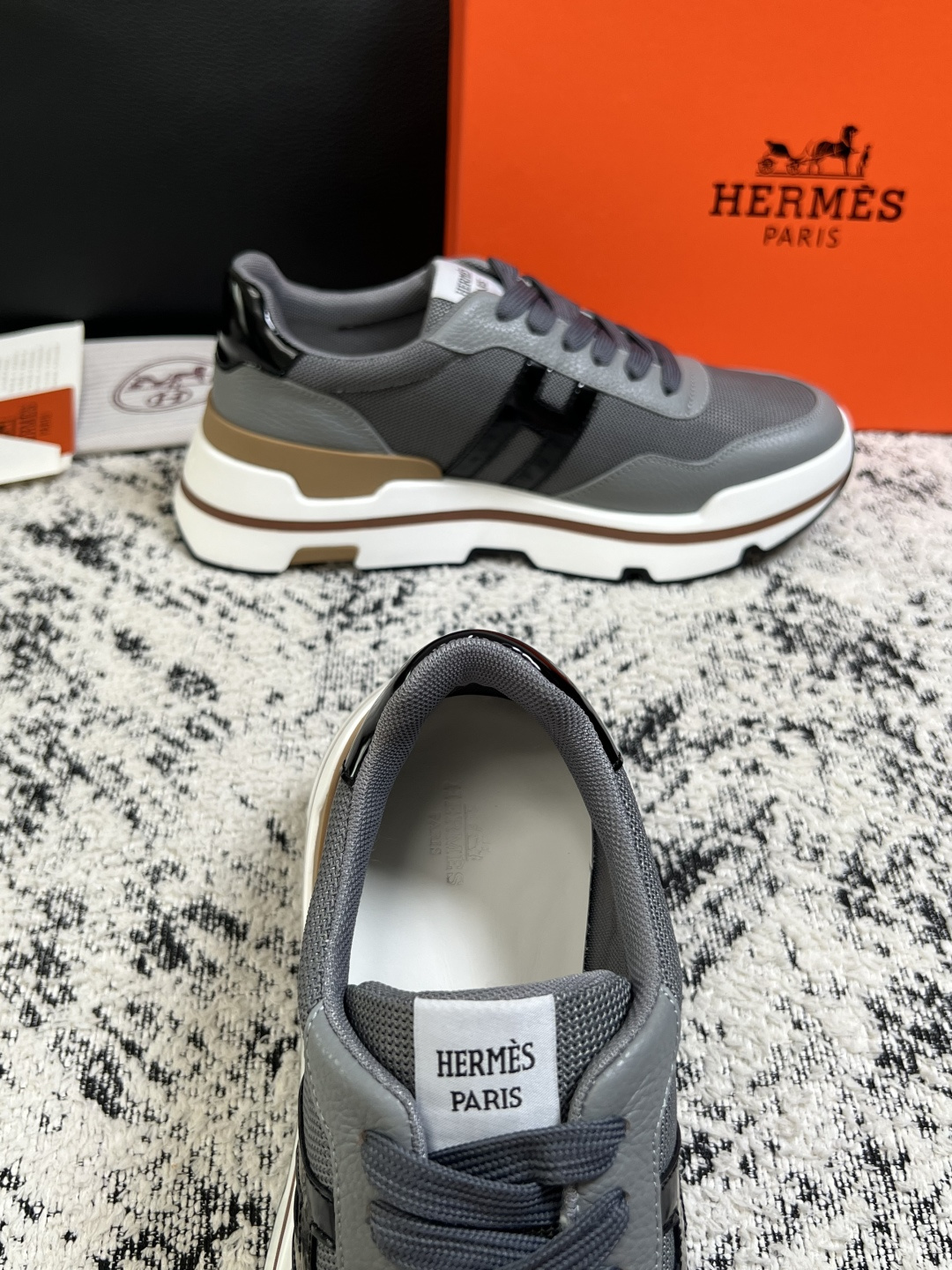 Hermes  高品质  顶级工艺品  爱马仕 专柜同步发售原厂配置，意大利进口原版牛皮面料，高品质拼接工艺，全进口水染