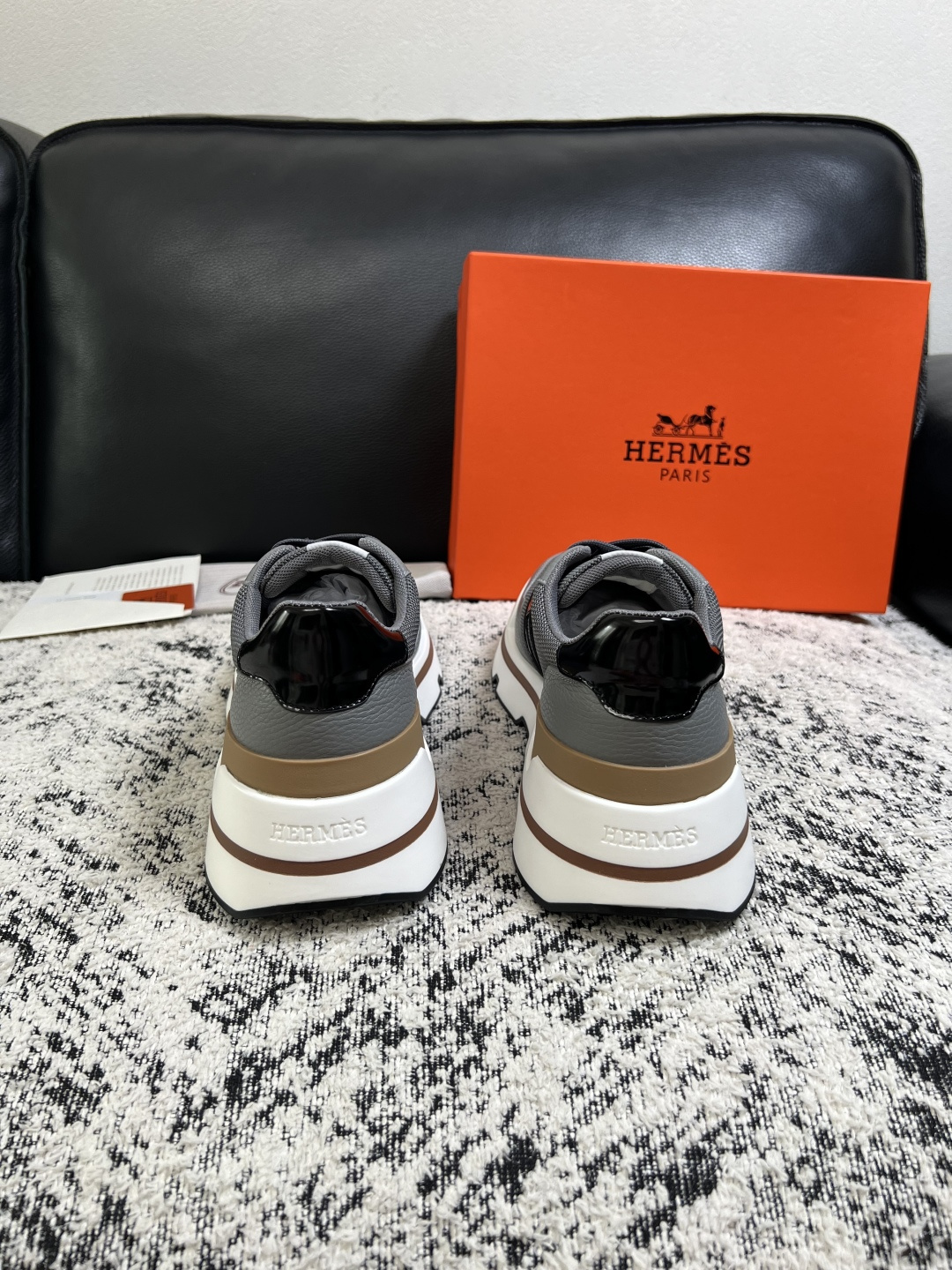 Hermes  高品质  顶级工艺品  爱马仕 专柜同步发售原厂配置，意大利进口原版牛皮面料，高品质拼接工艺，全进口水染
