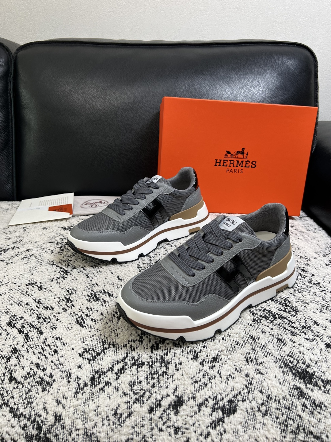 Hermes  高品质  顶级工艺品  爱马仕 专柜同步发售原厂配置，意大利进口原版牛皮面料，高品质拼接工艺，全进口水染