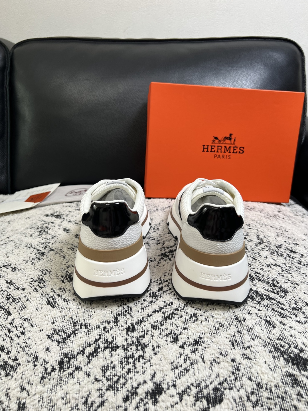 Hermes  高品质  顶级工艺品  爱马仕 专柜同步发售原厂配置，意大利进口原版牛皮面料，高品质拼接工艺，全进口水染