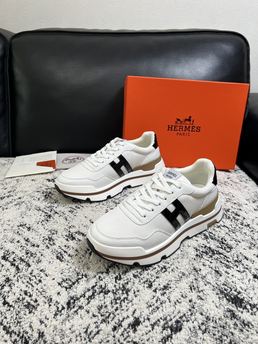 Hermes  高品质  顶级工艺品  爱马仕 专柜同步发售原厂配置，意大利进口原版牛皮面料，高品质拼接工艺，全进口水染