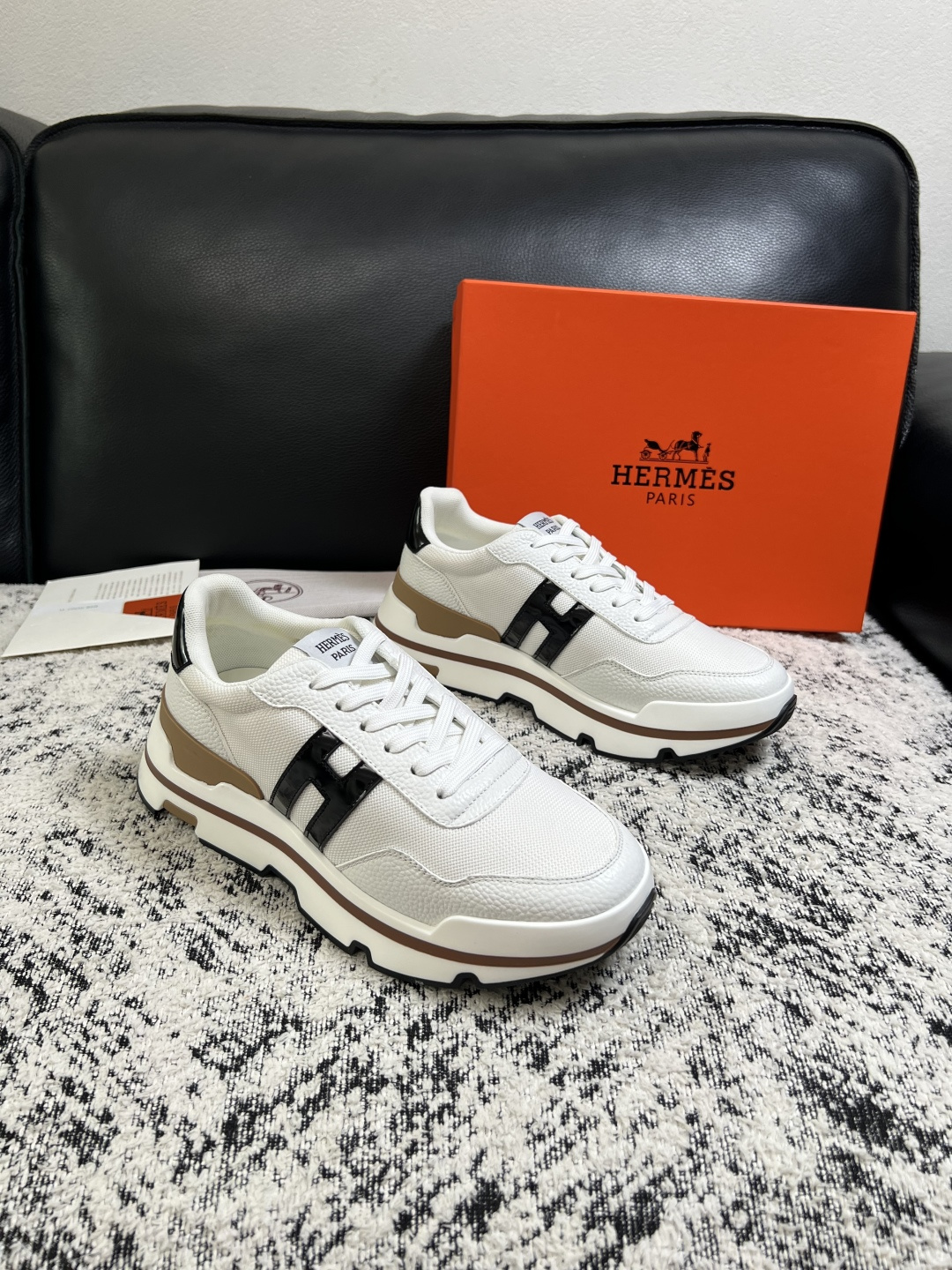 Hermes 高品质 顶级工艺品 爱马仕 专柜同步发售原厂配置,意大利进口原版牛皮面料,高品质拼接工艺,全进口水染 Hermes 高品质 顶级工艺品 爱马仕 专柜同步发售原厂配置,意大利进口原版牛皮面料,高品质拼接工艺,全进口水染