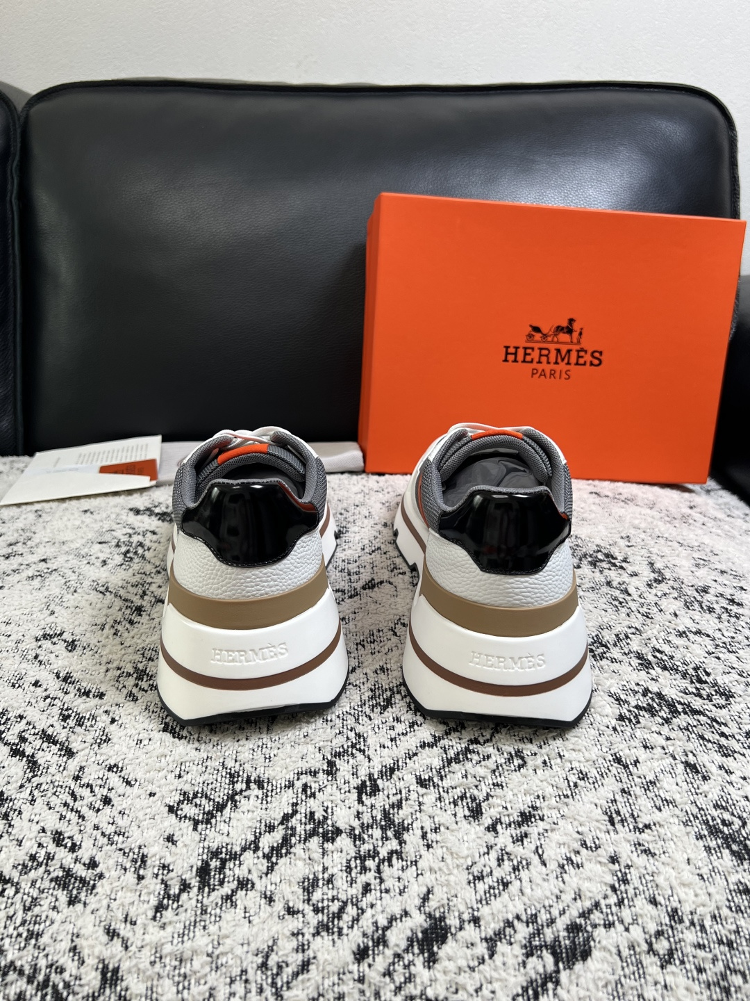 Hermes  高品质  顶级工艺品  爱马仕 专柜同步发售原厂配置，意大利进口原版牛皮面料，高品质拼接工艺，全进口水染