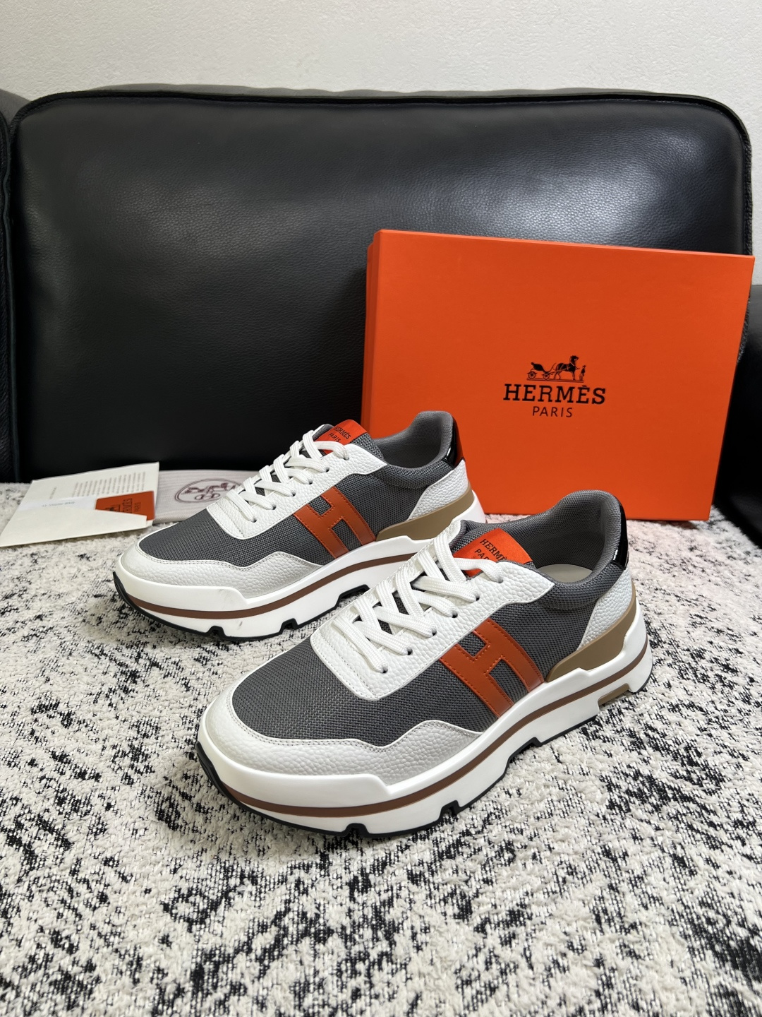 Hermes  高品质  顶级工艺品  爱马仕 专柜同步发售原厂配置，意大利进口原版牛皮面料，高品质拼接工艺，全进口水染