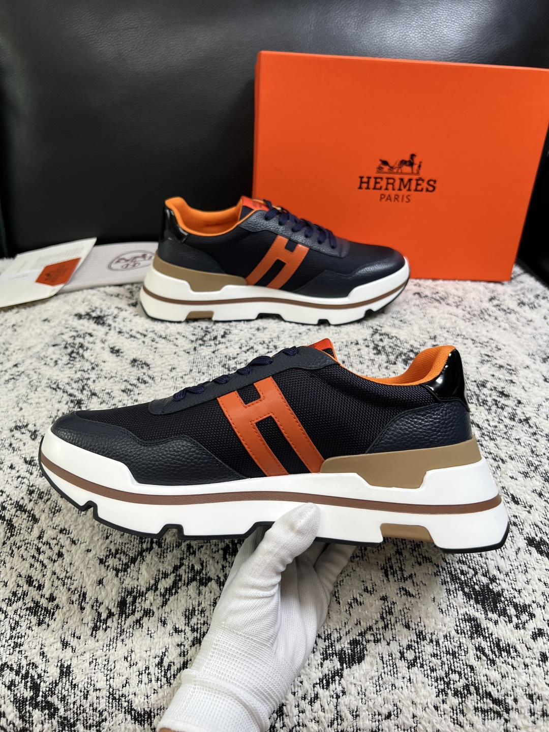 Hermes  高品质  顶级工艺品  爱马仕 专柜同步发售原厂配置，意大利进口原版牛皮面料，高品质拼接工艺，全进口水染
