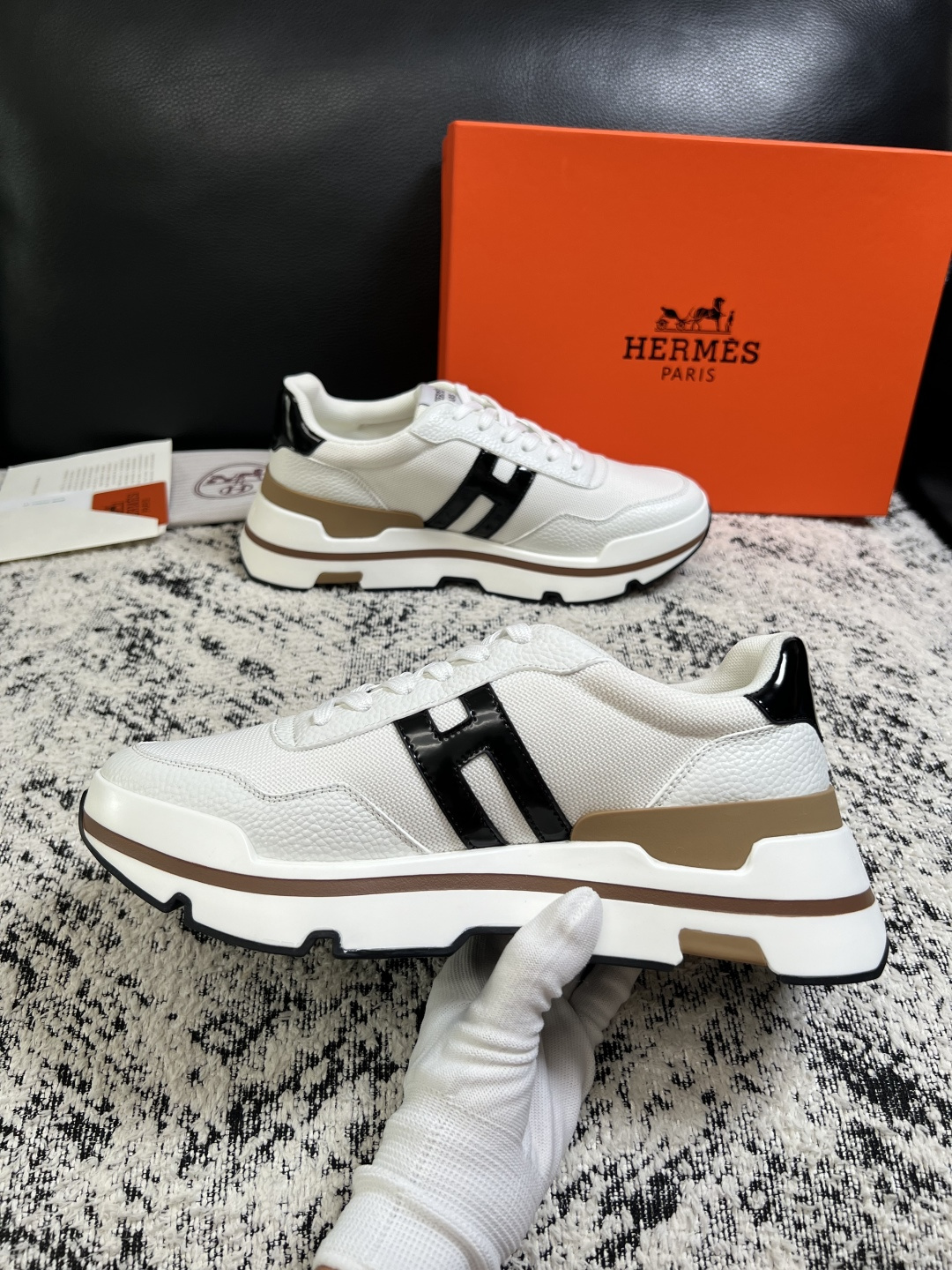 Hermes  高品质  顶级工艺品  爱马仕 专柜同步发售原厂配置，意大利进口原版牛皮面料，高品质拼接工艺，全进口水染